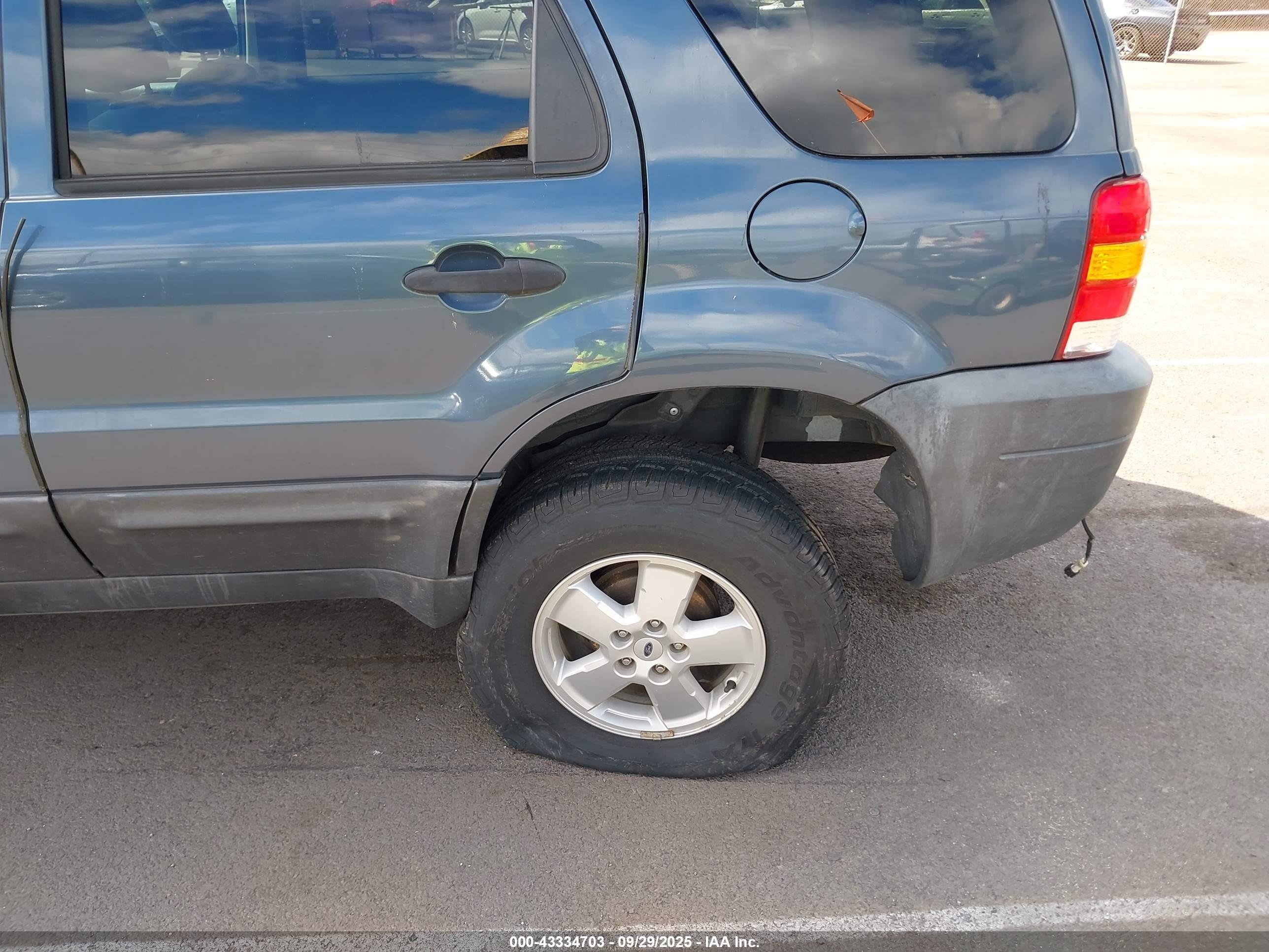 FORD ESCAPE image 11