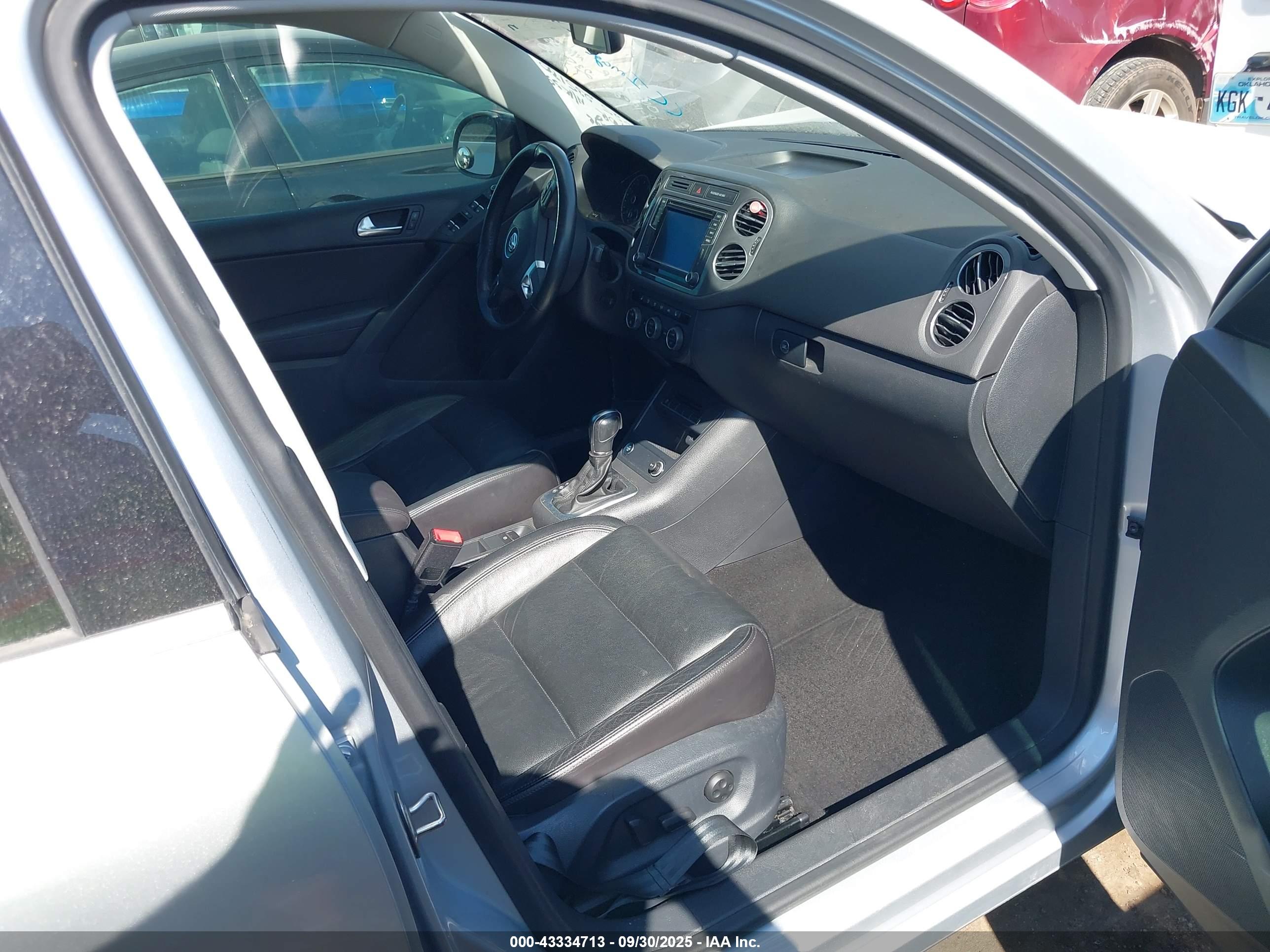 VOLKSWAGEN TIGUAN image 5