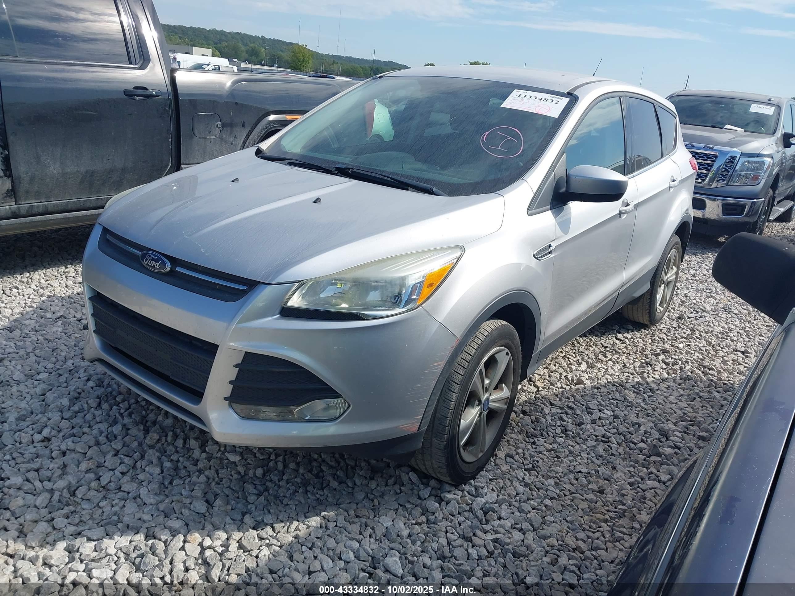 FORD ESCAPE image 2