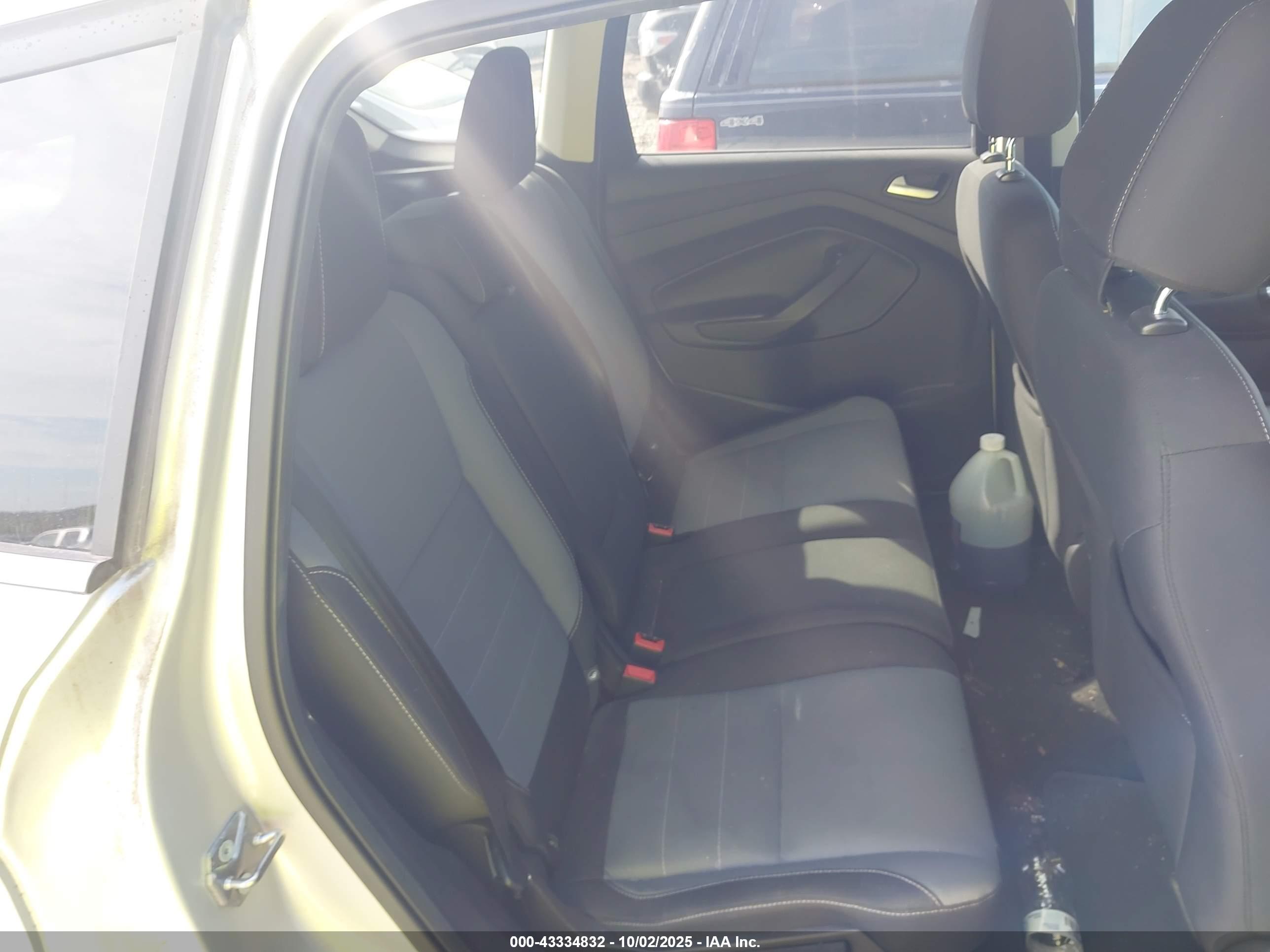 FORD ESCAPE image 8