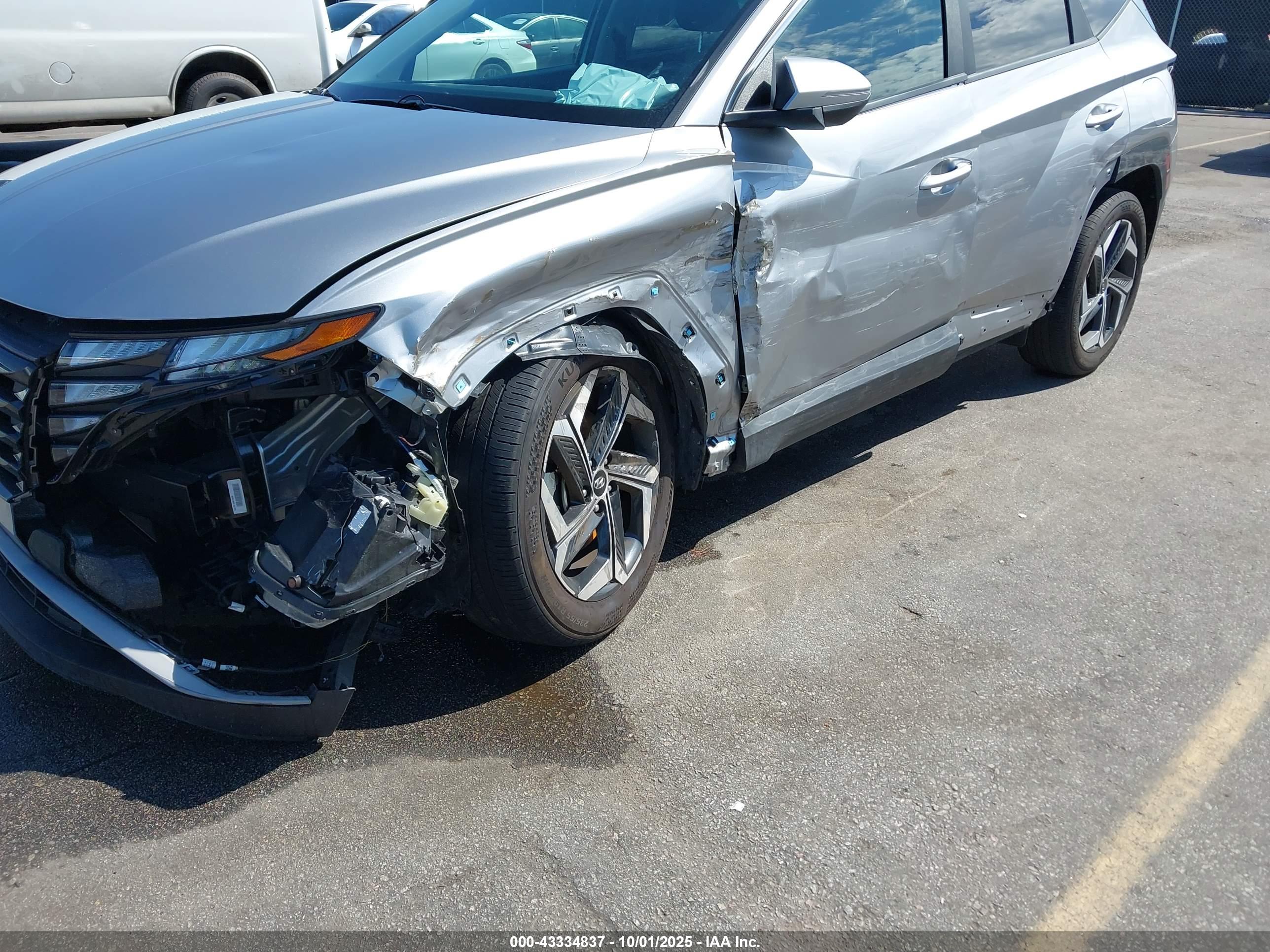 HYUNDAI TUCSON image 6