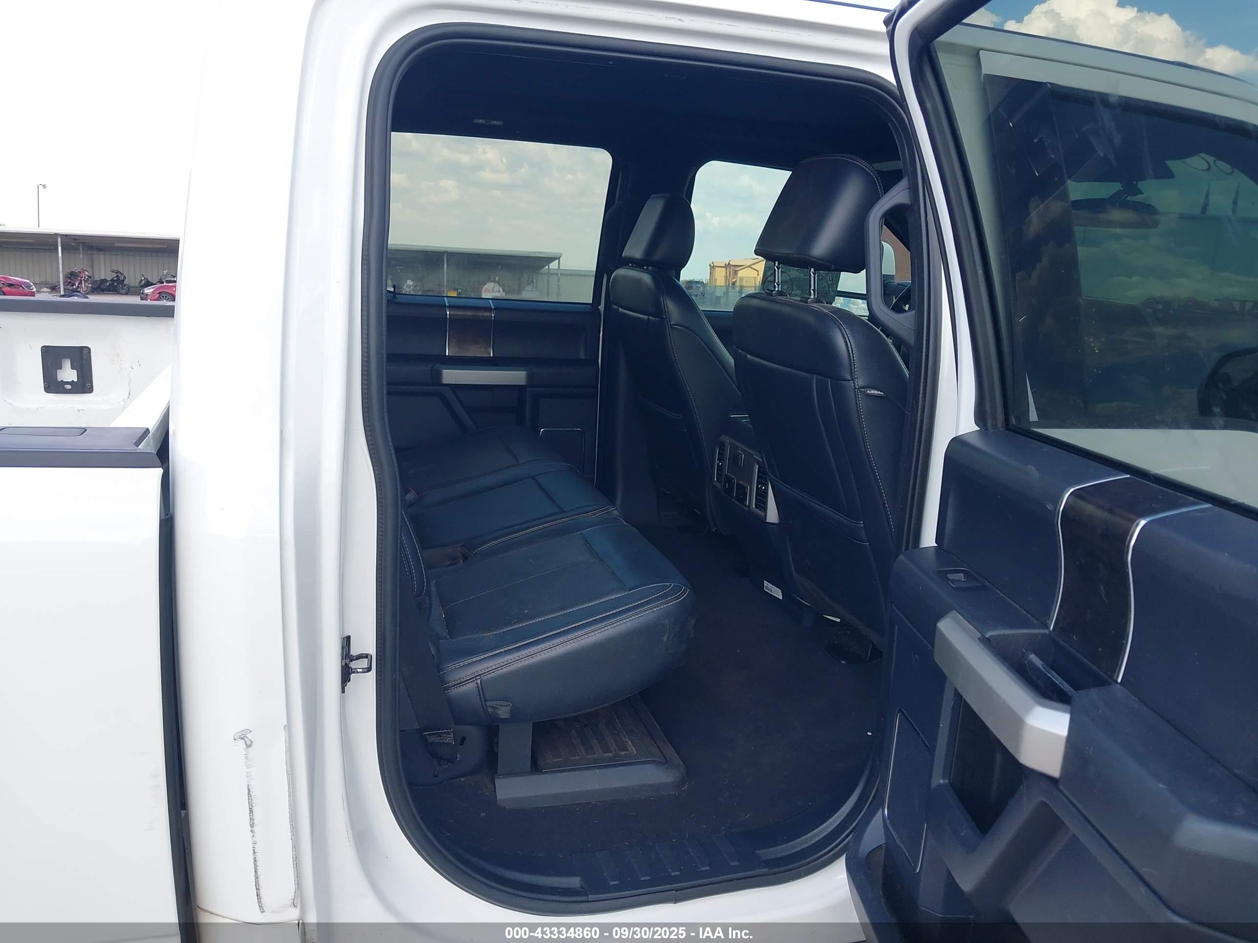 FORD F-450 image 8