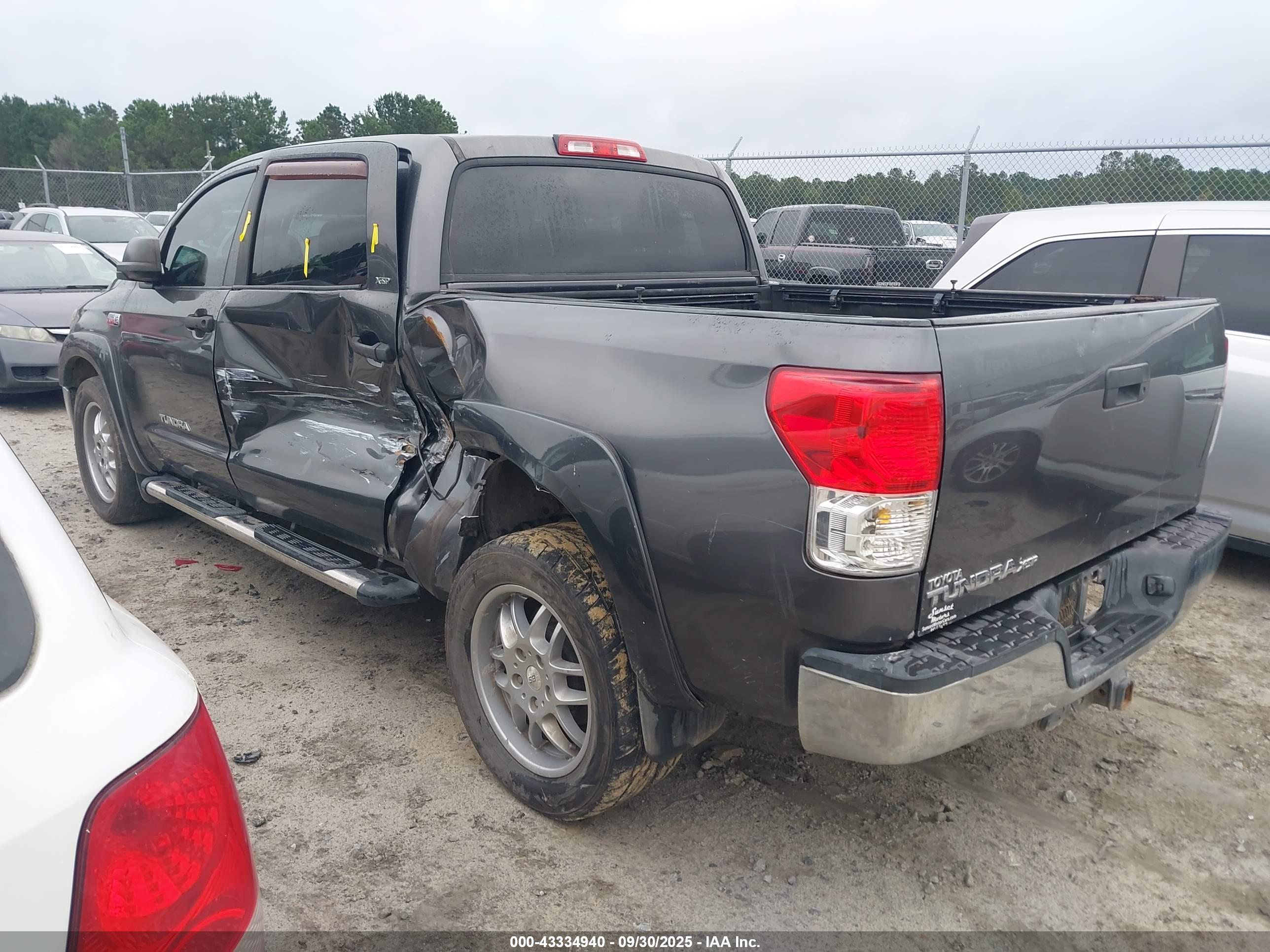 TOYOTA TUNDRA image 3