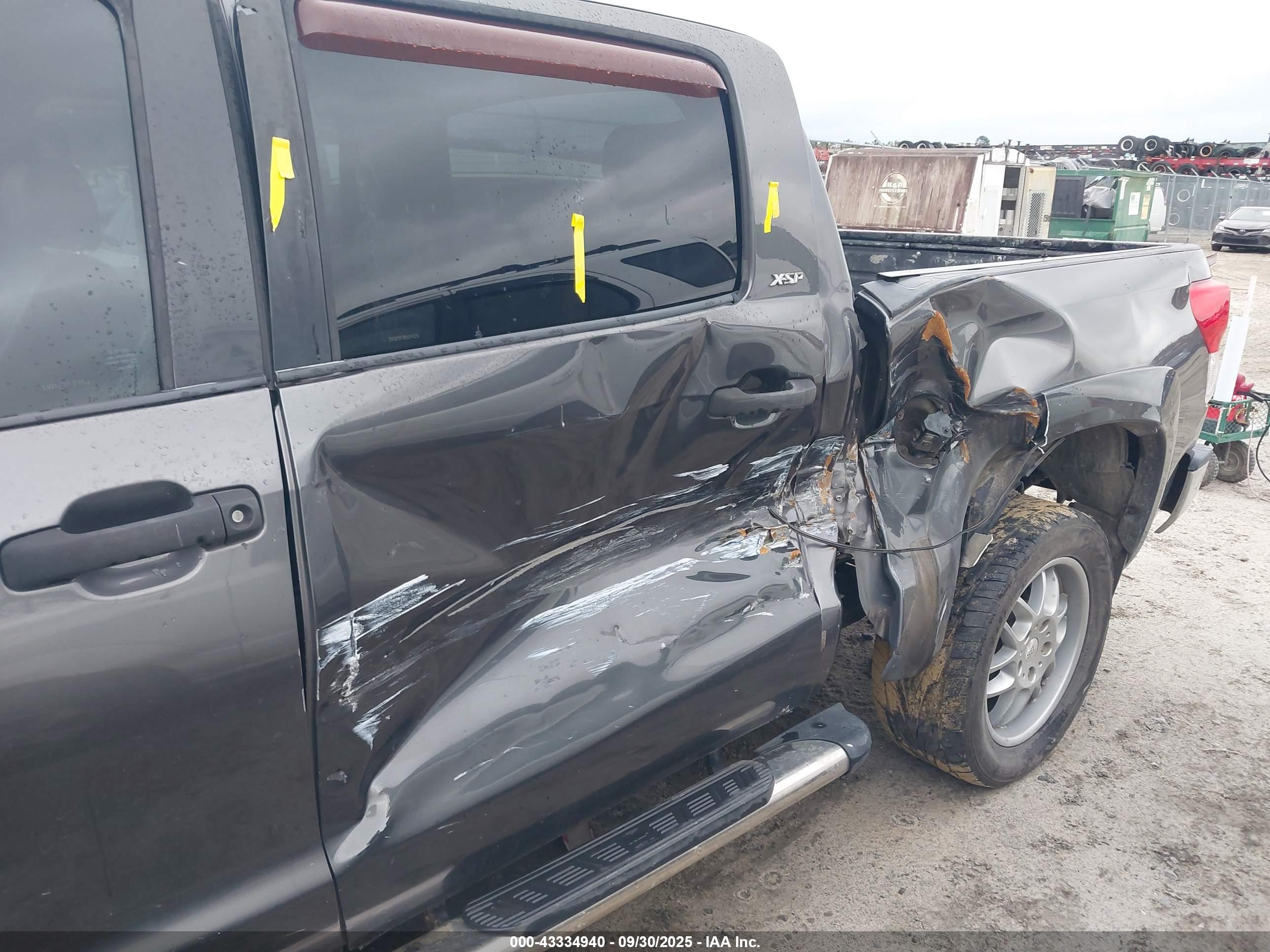 TOYOTA TUNDRA image 6