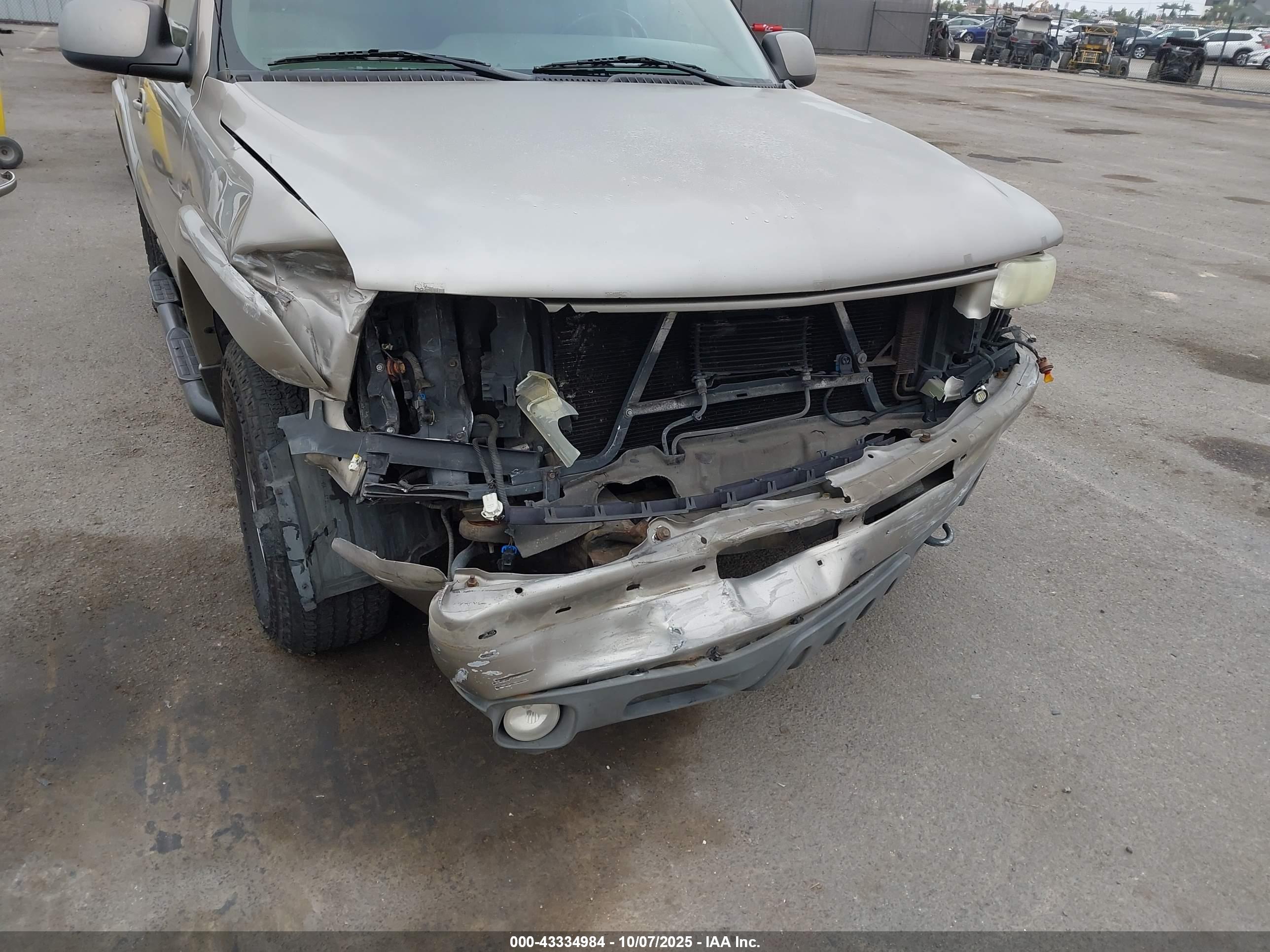 CHEVROLET TAHOE image 6