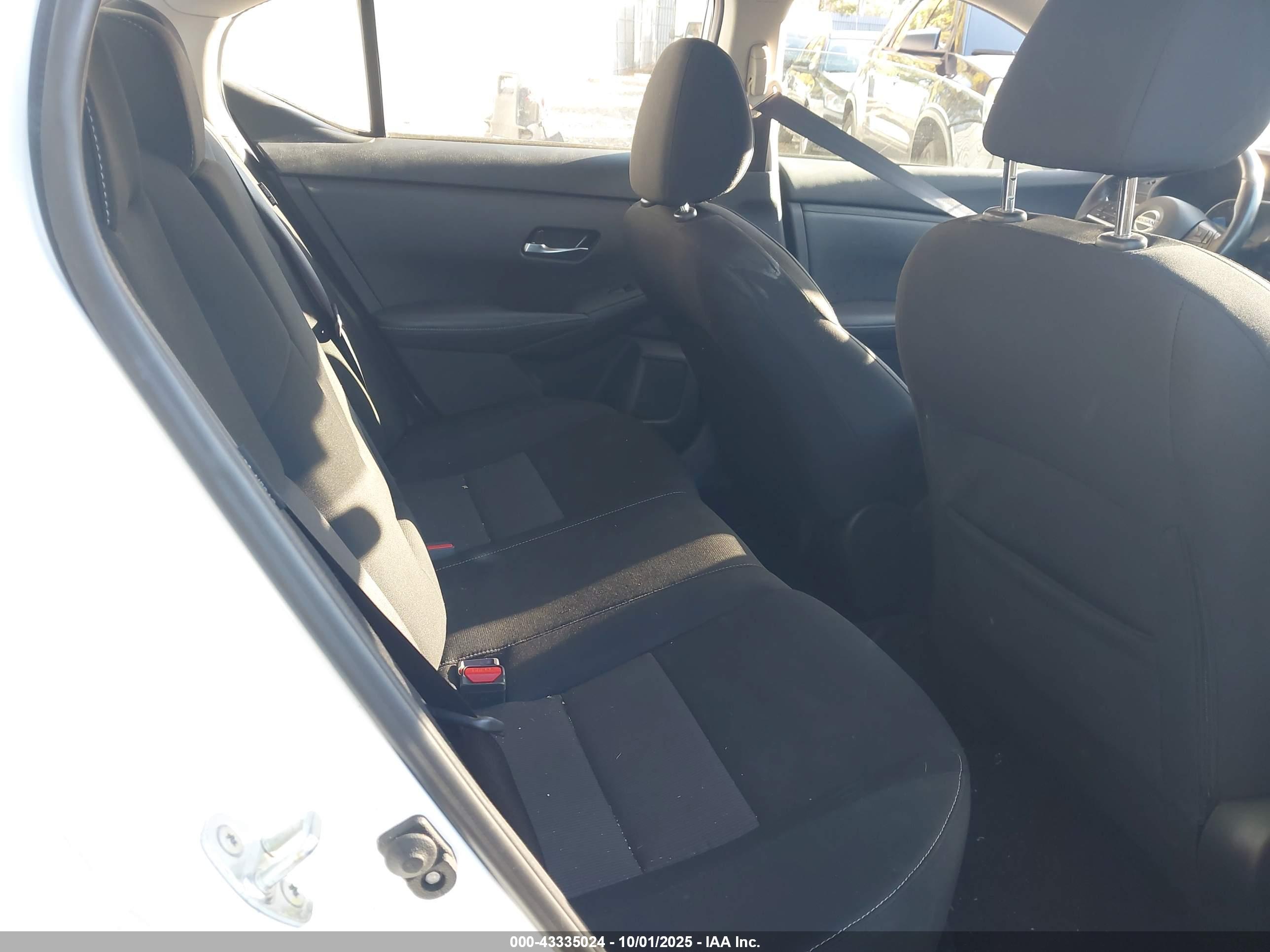 NISSAN SENTRA image 8
