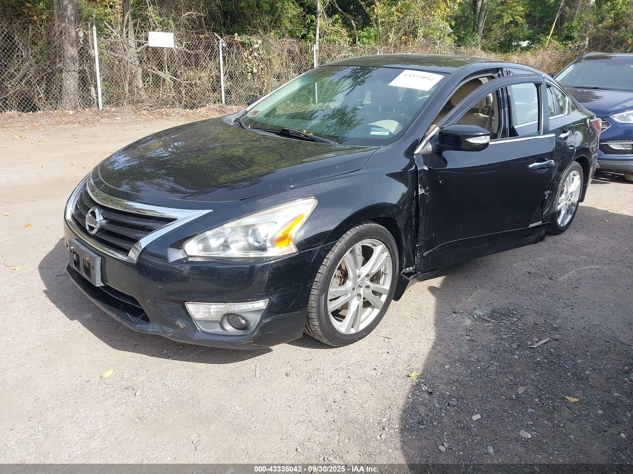 NISSAN ALTIMA image 2