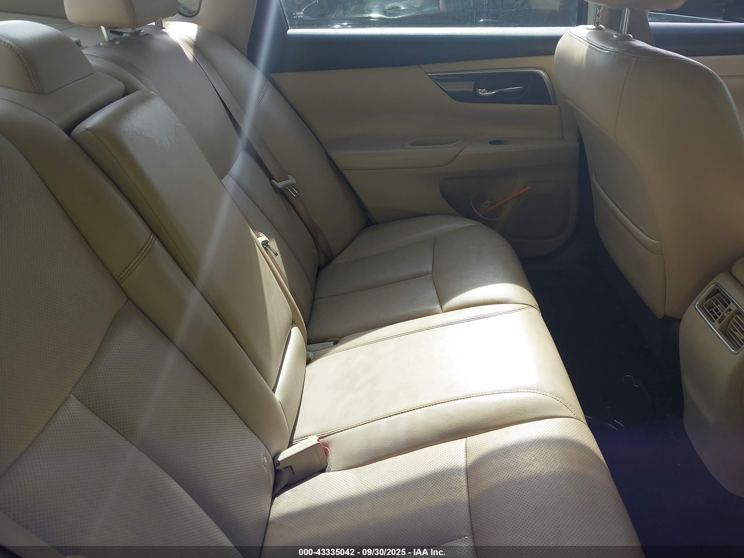 NISSAN ALTIMA image 8