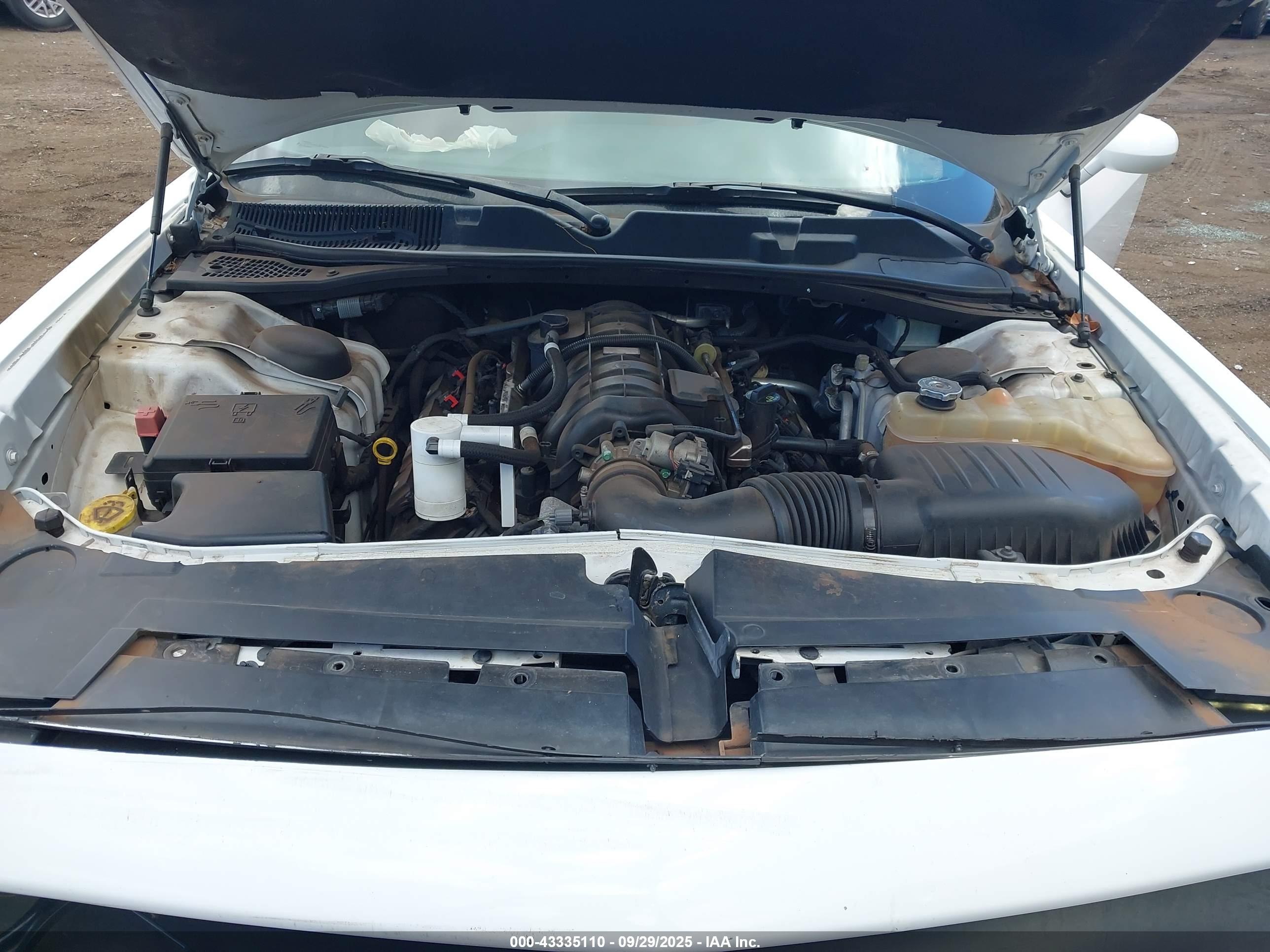 DODGE CHALLENGER image 10