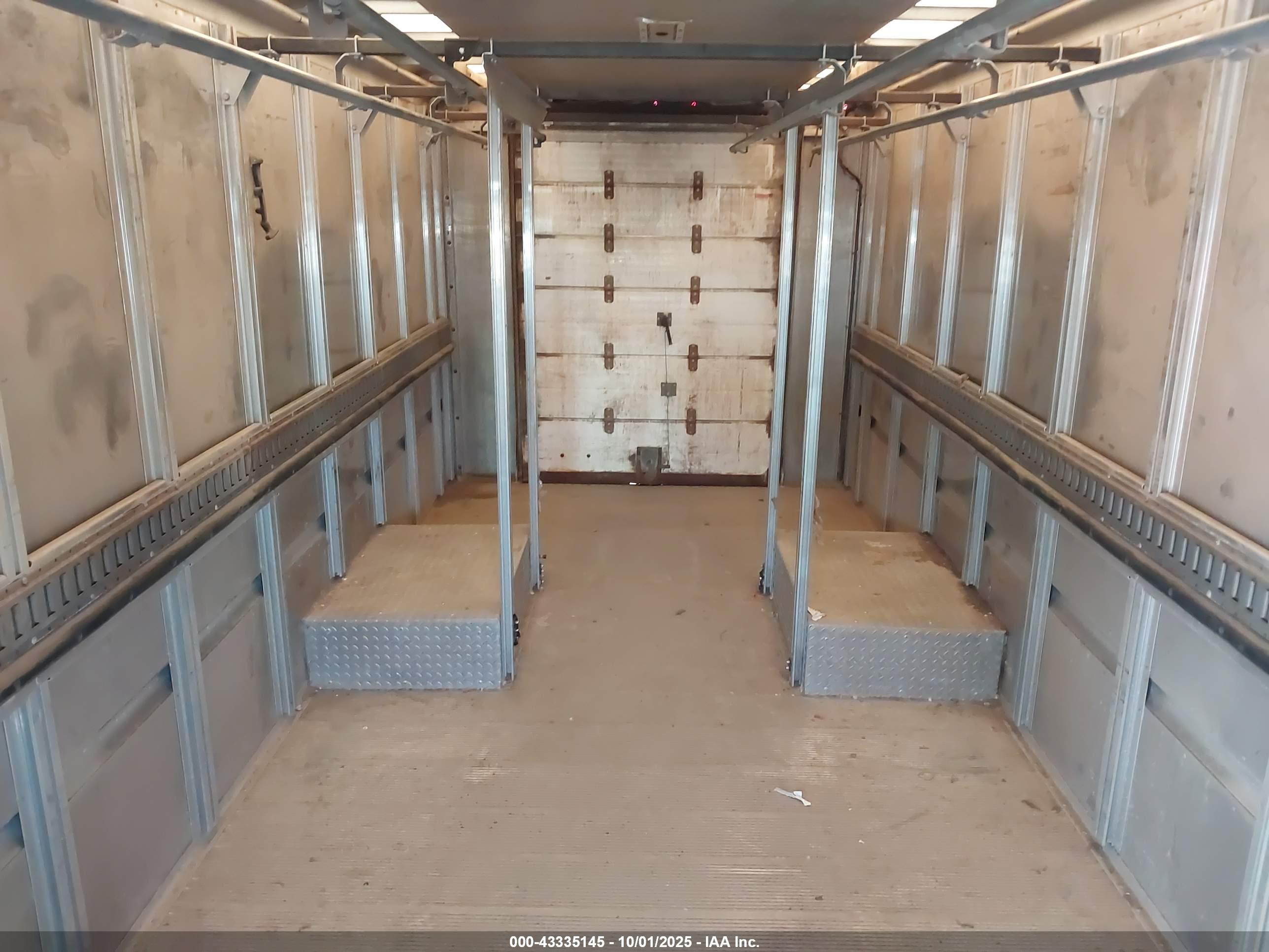 FREIGHTLINER CHASSIS image 8