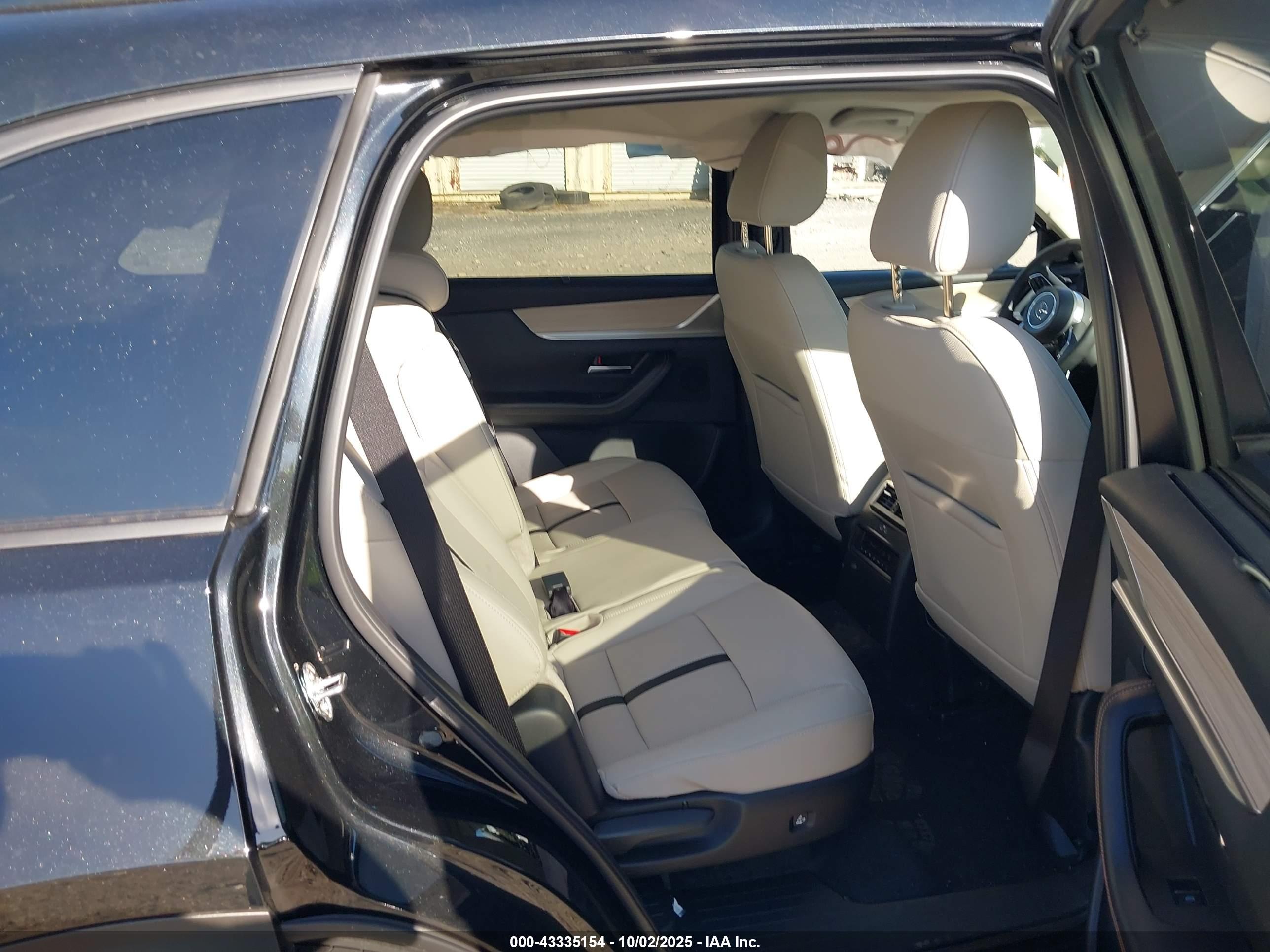 MAZDA CX-90 image 8