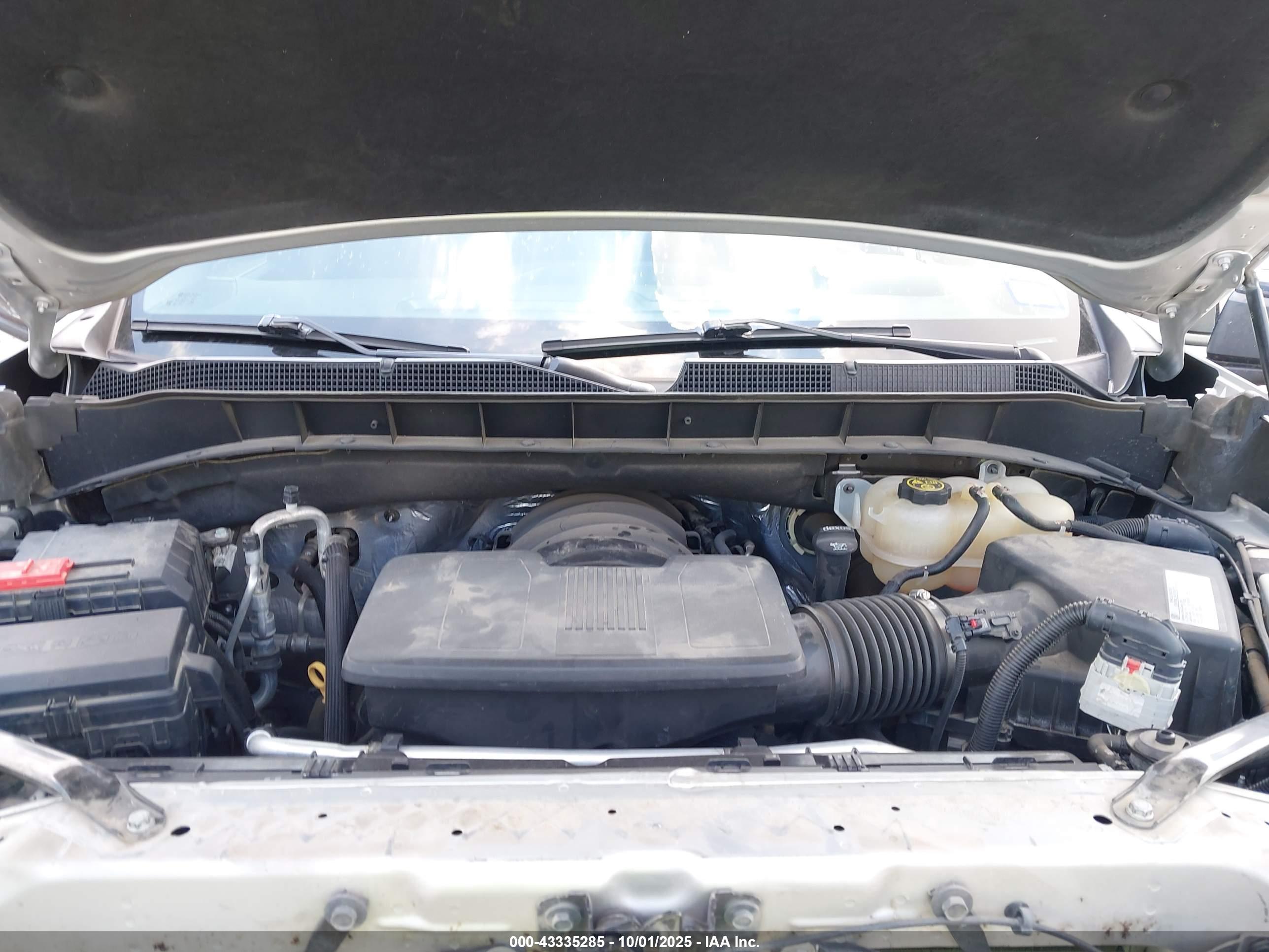 CHEVROLET SILVERADO image 10