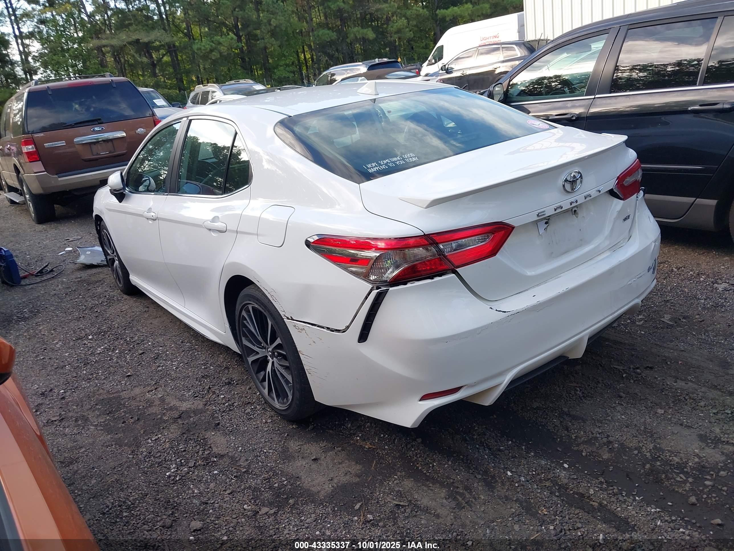 TOYOTA CAMRY image 3