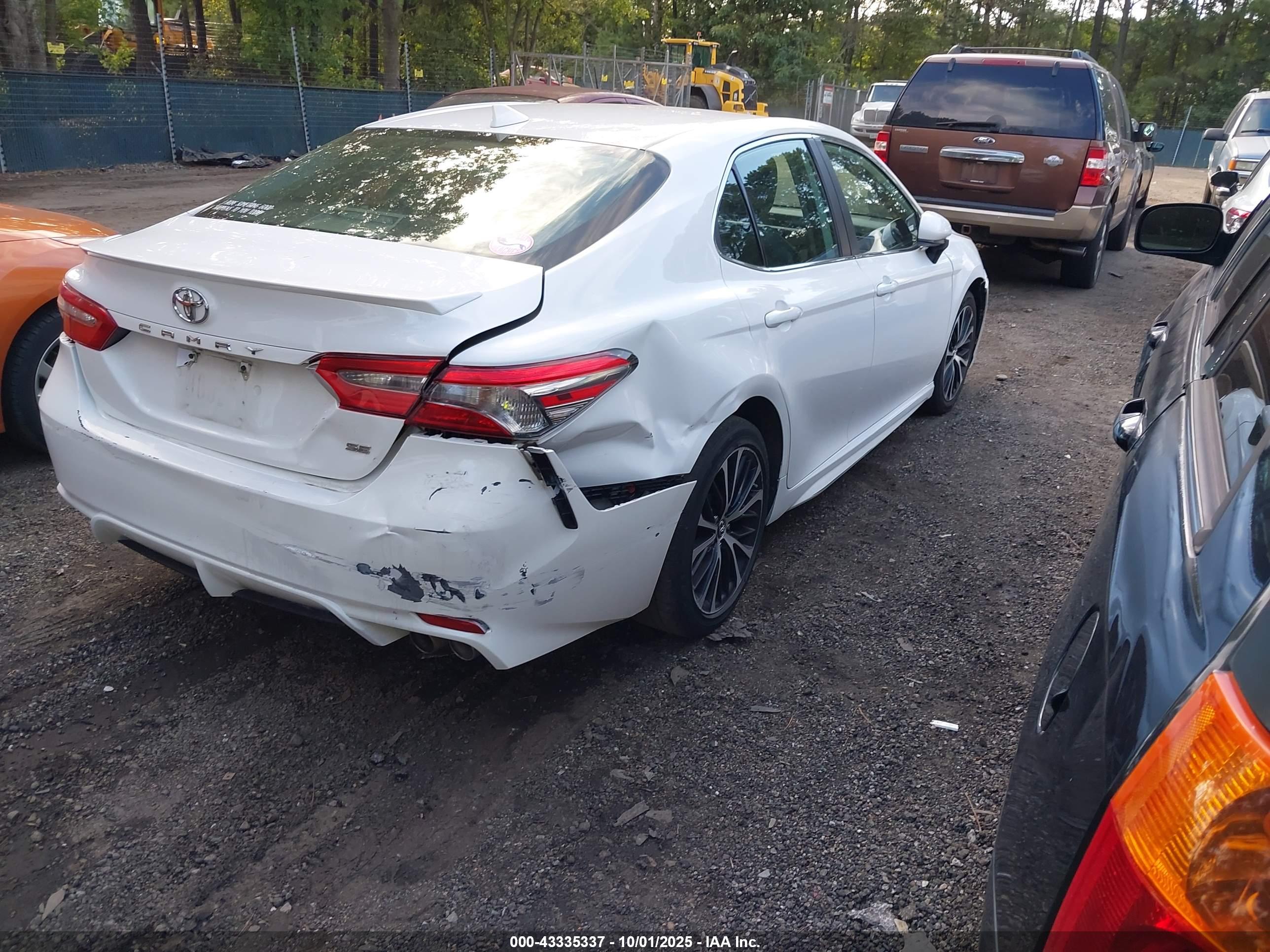 TOYOTA CAMRY image 4