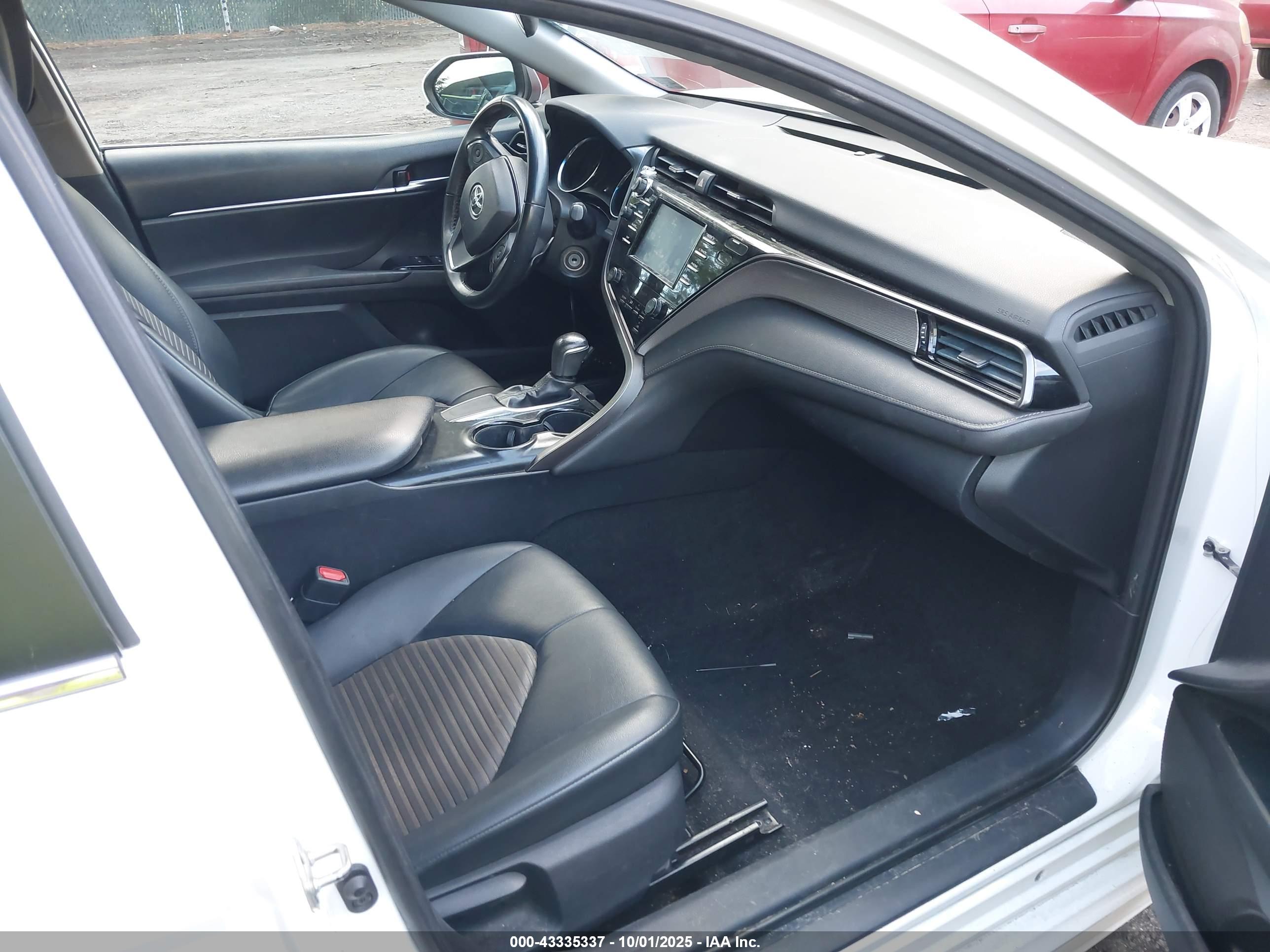 TOYOTA CAMRY image 5