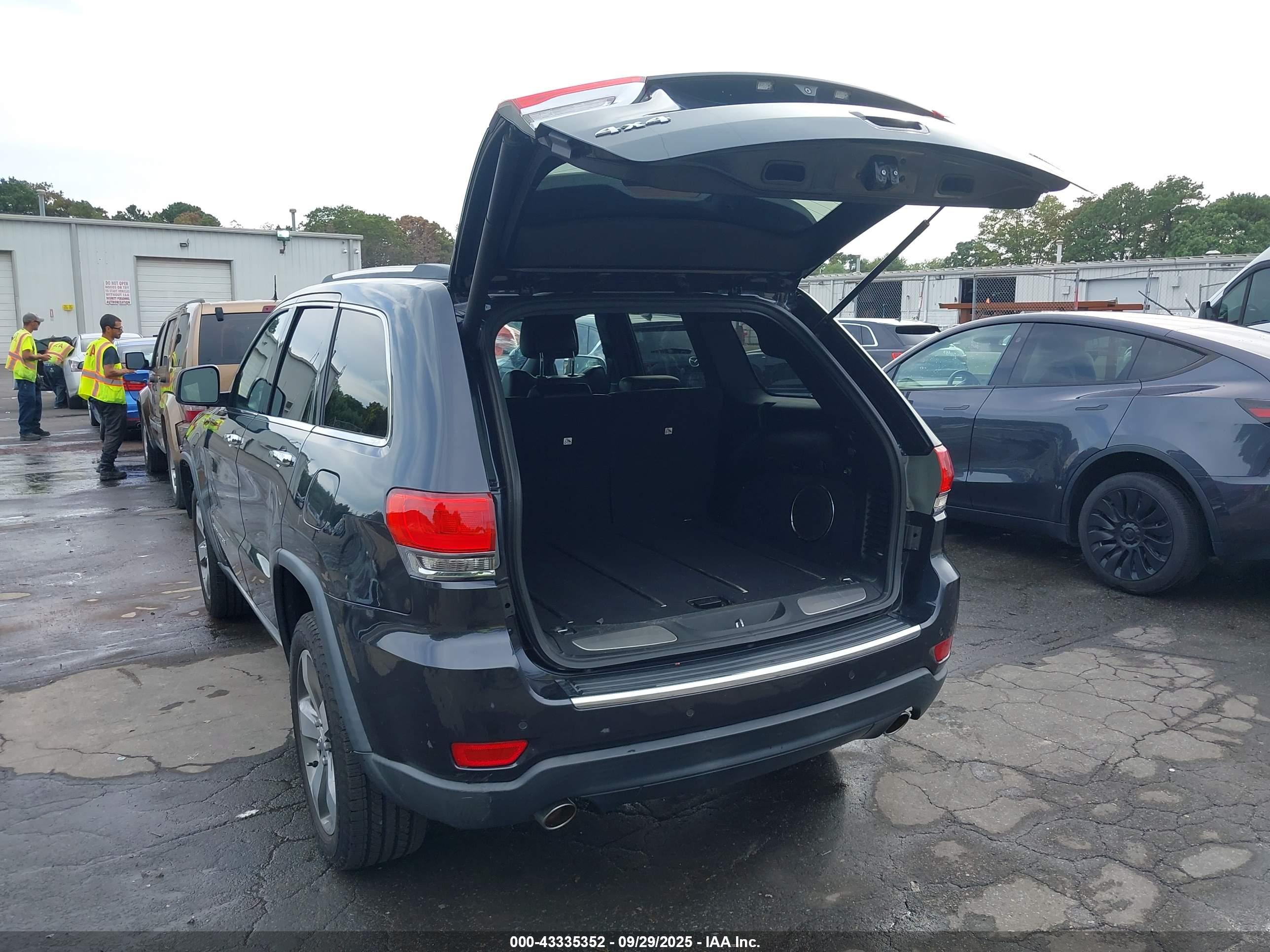 JEEP GRAND image 3