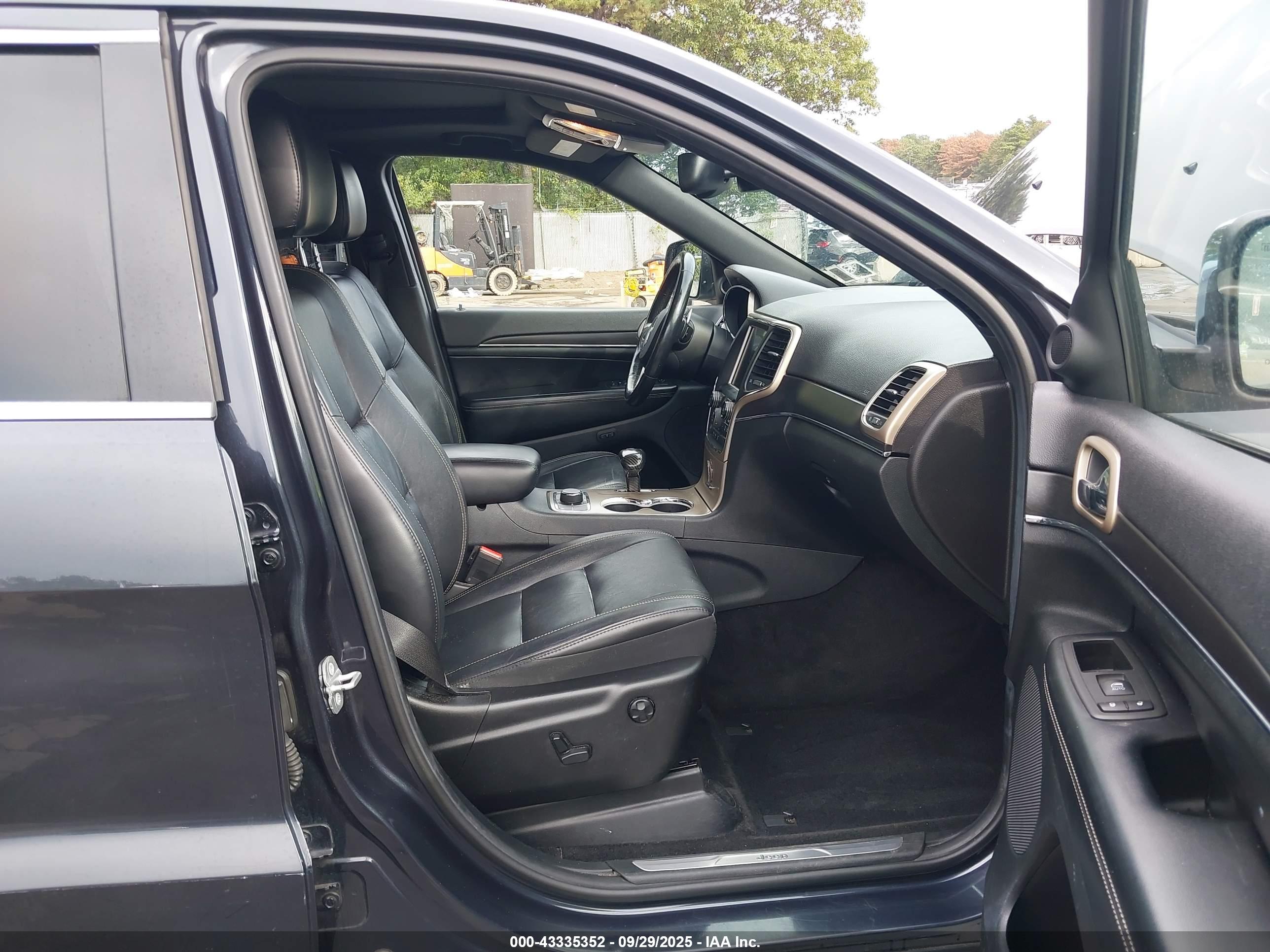 JEEP GRAND image 5