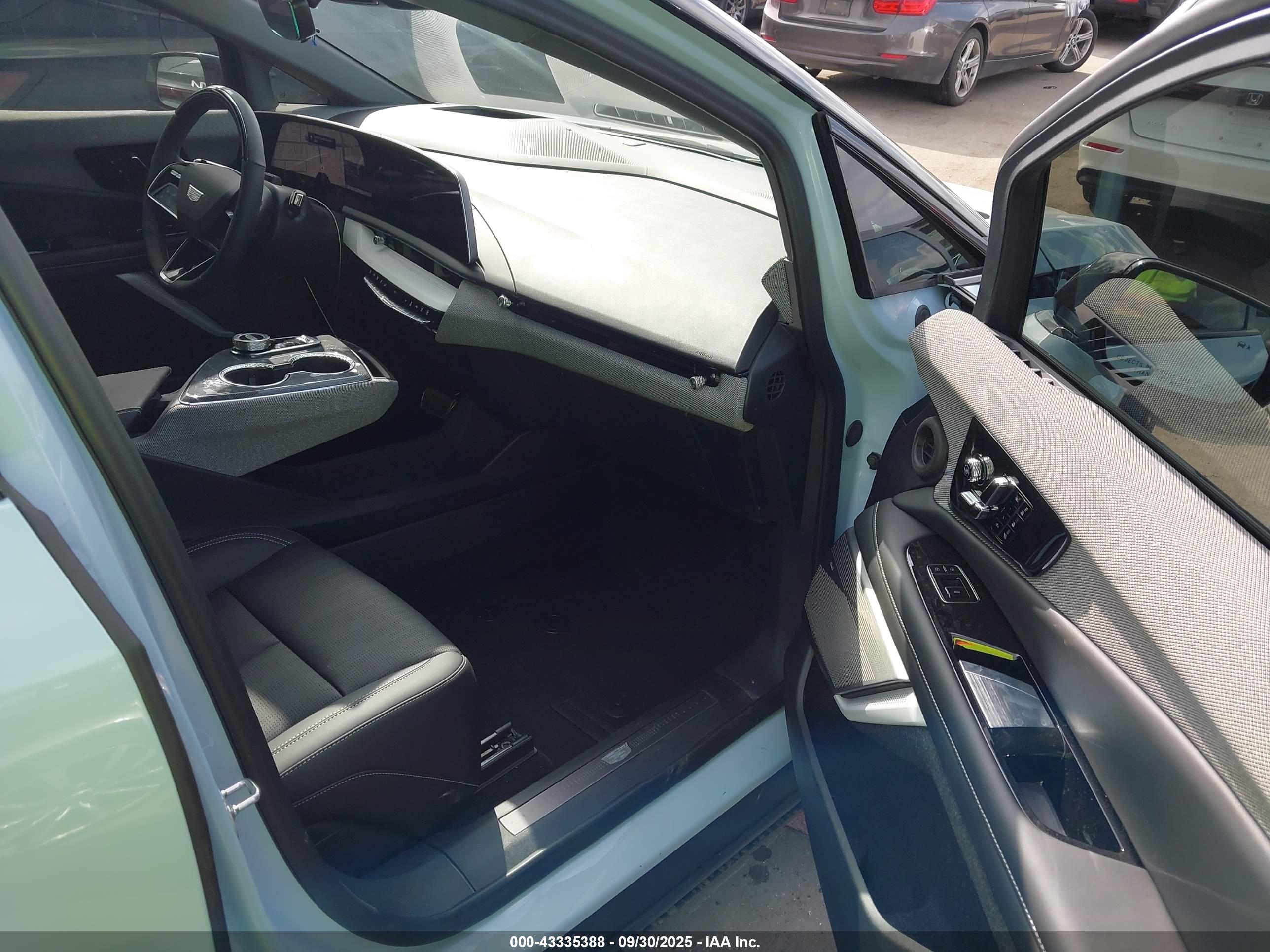 CADILLAC OPTIQ image 5