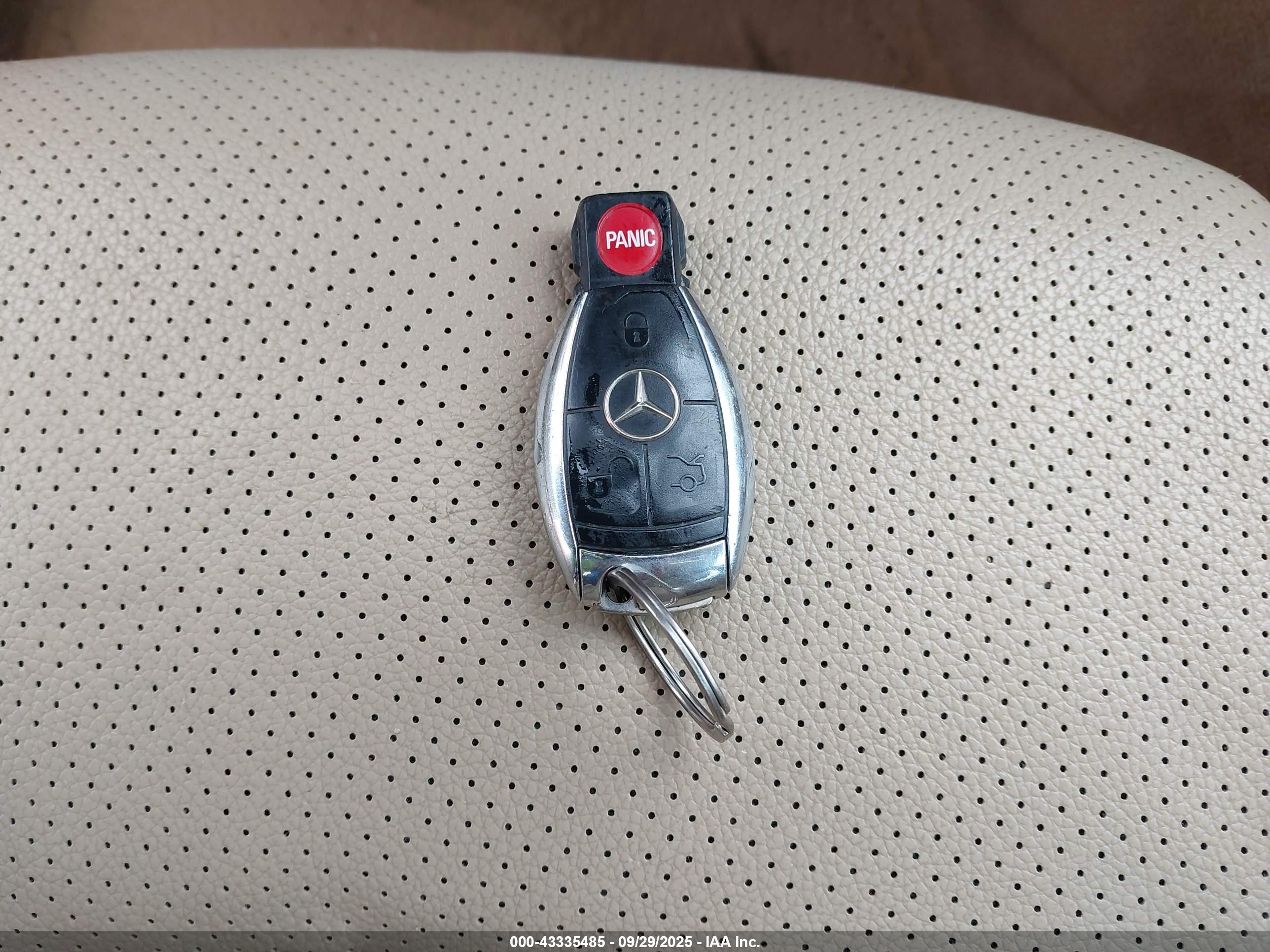 MERCEDES-BENZ E image 11