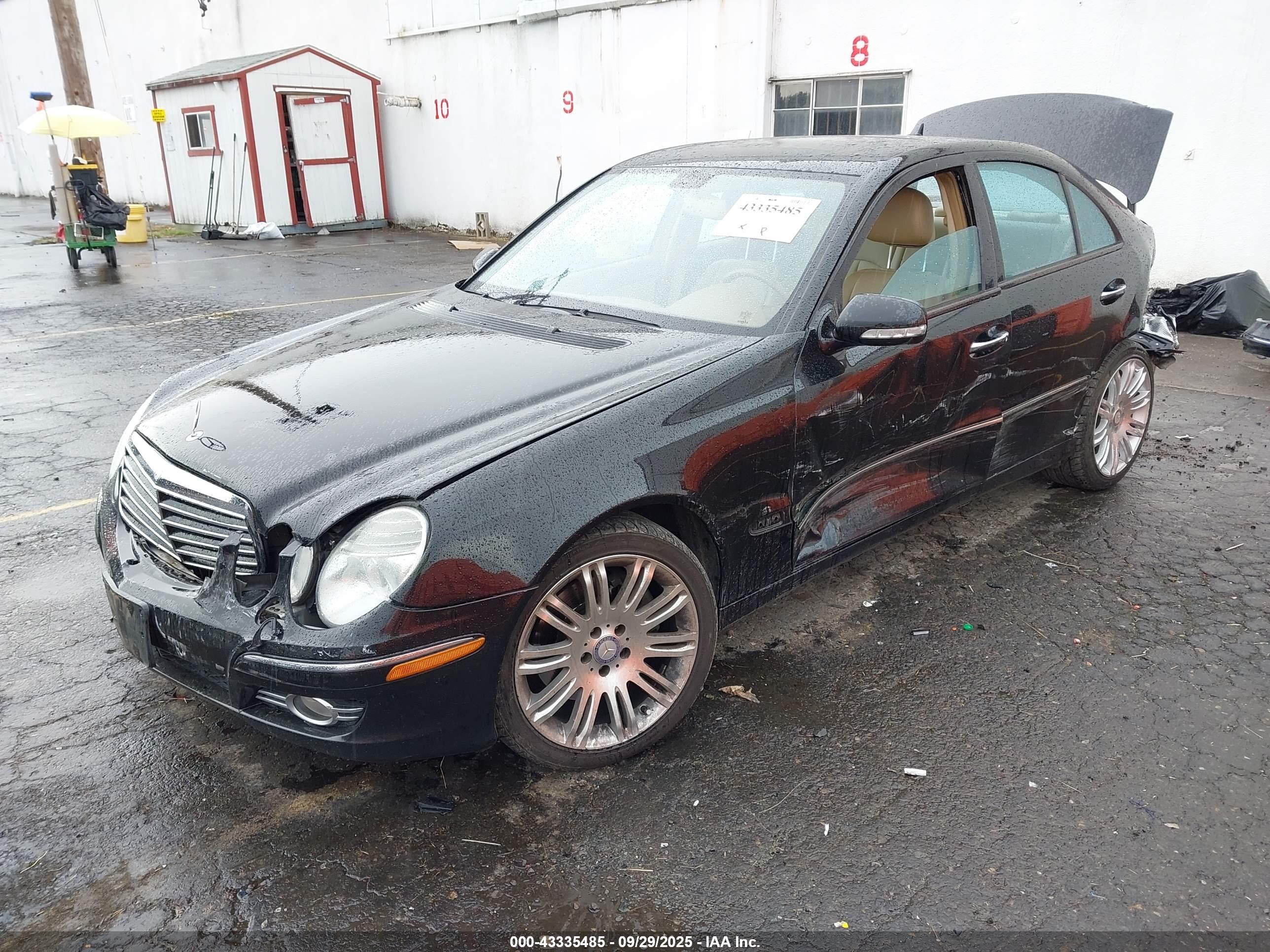 MERCEDES-BENZ E image 2