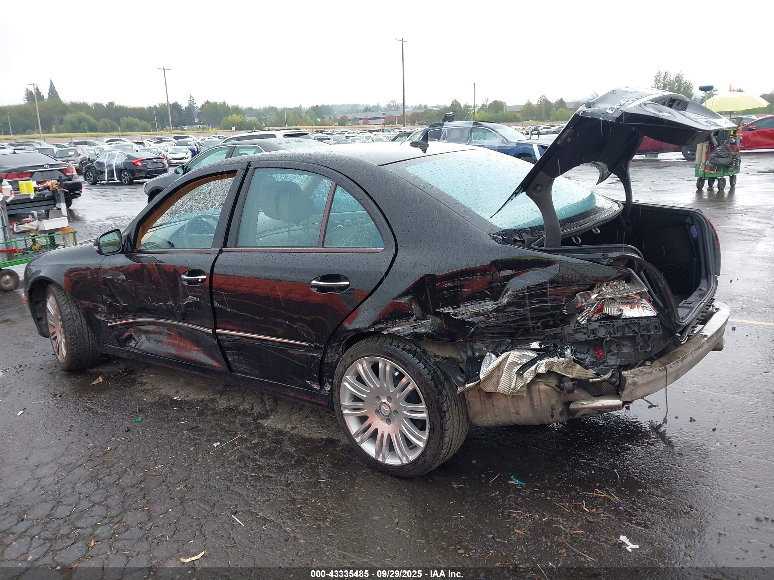 MERCEDES-BENZ E image 6