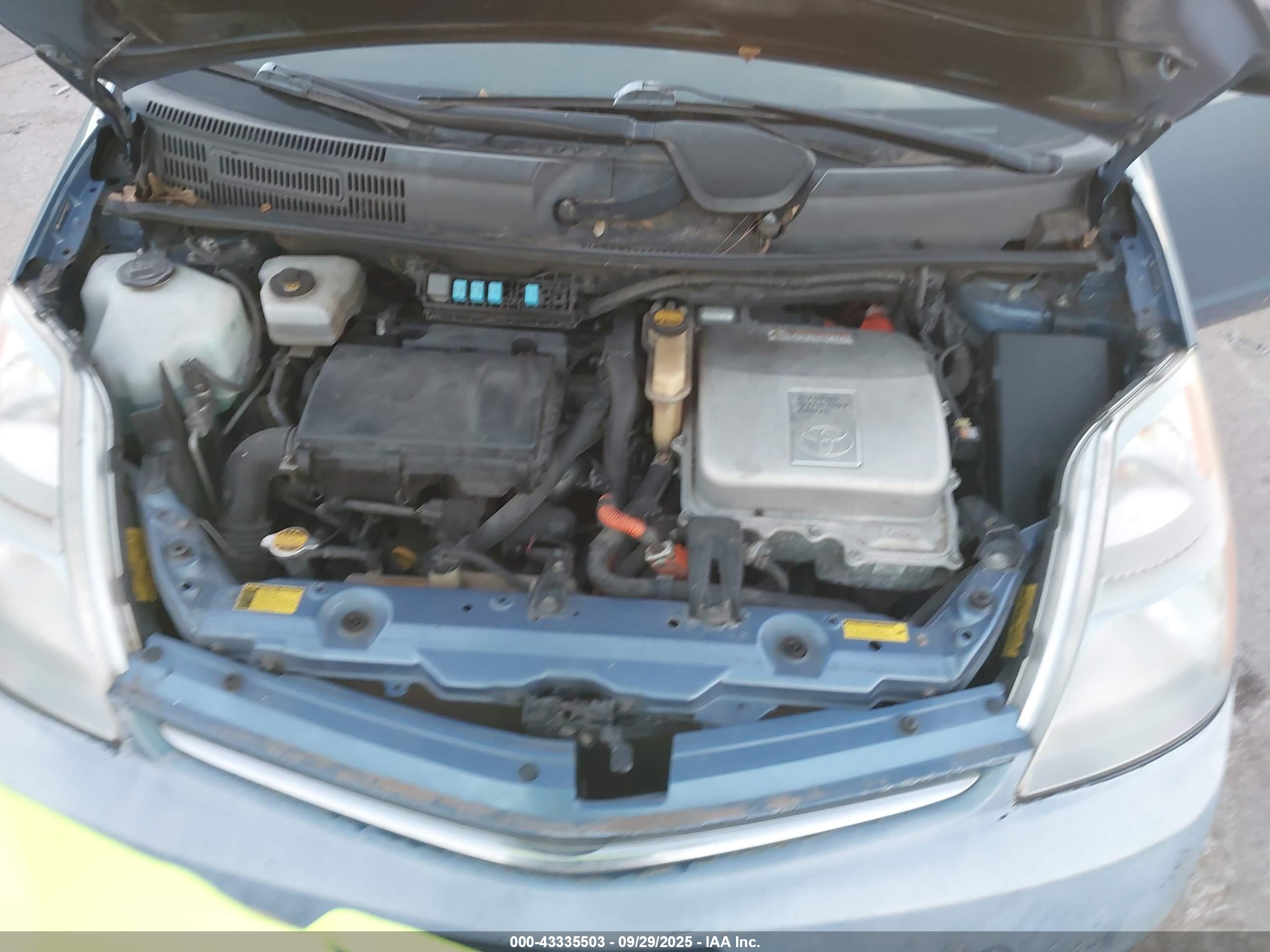 TOYOTA PRIUS image 10