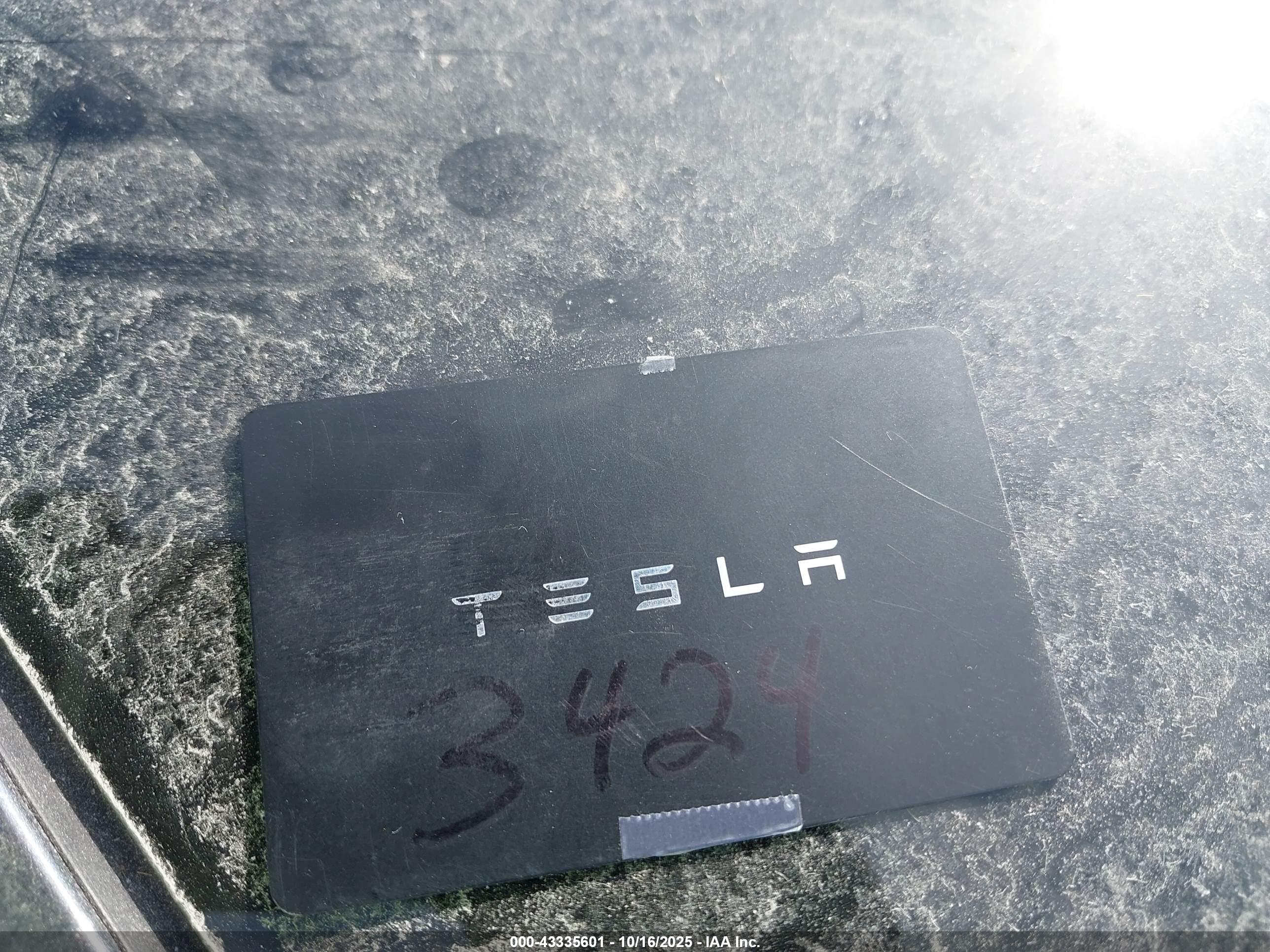 TESLA MODEL image 11