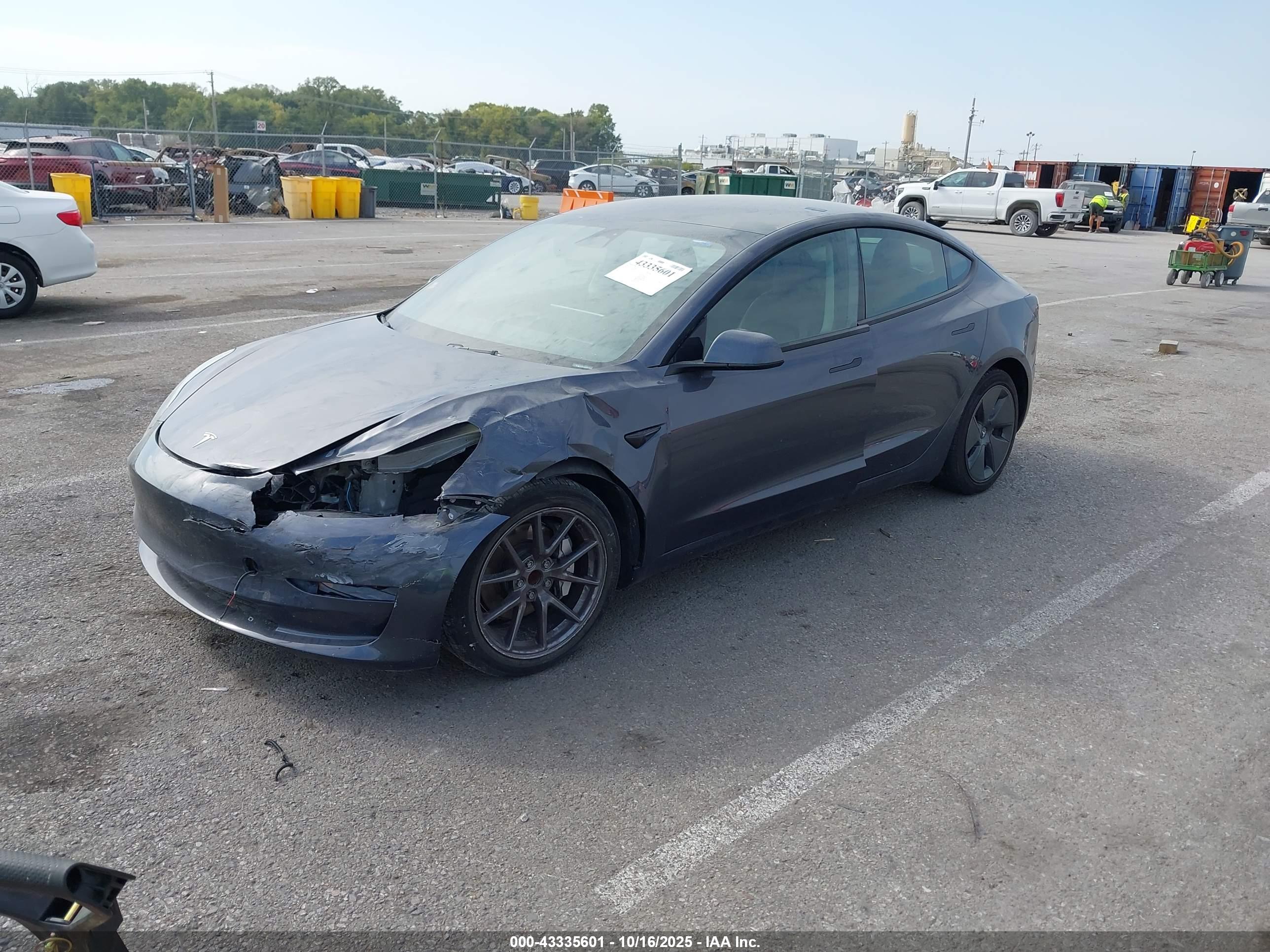 TESLA MODEL image 2