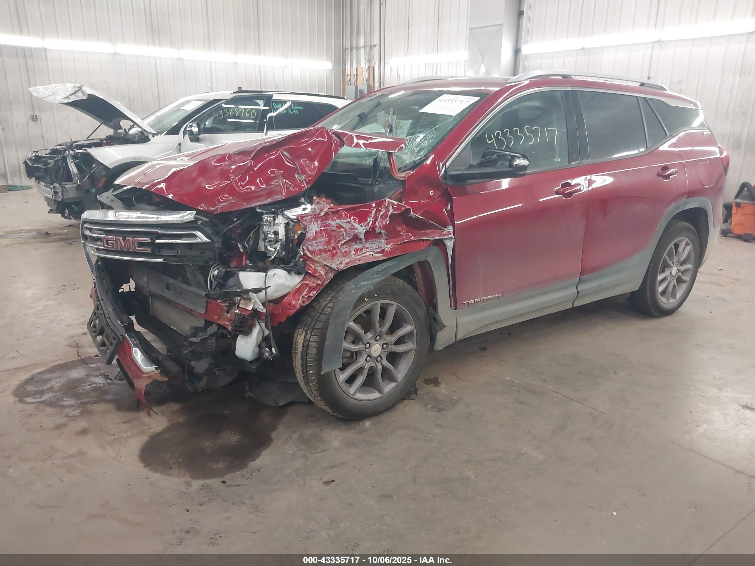 GMC TERRAIN image 2
