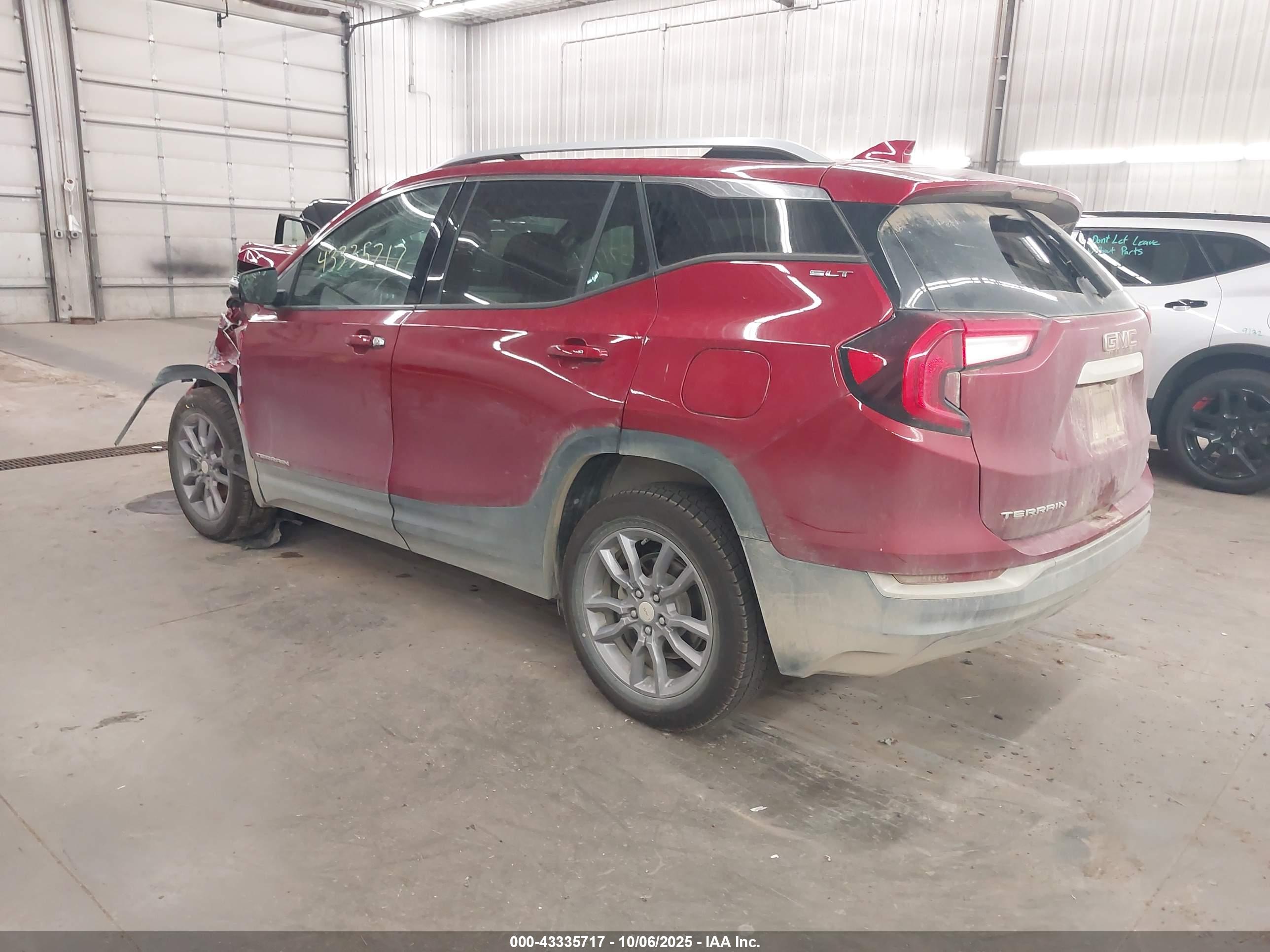 GMC TERRAIN image 3