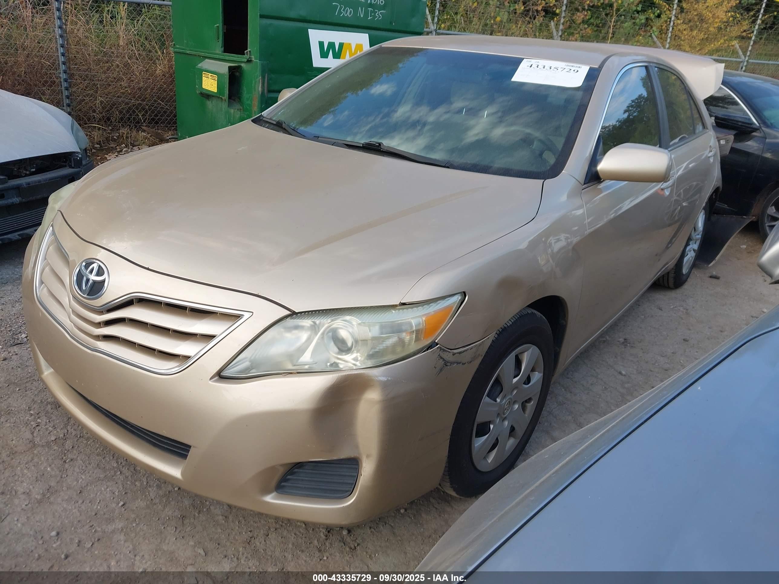 TOYOTA CAMRY image 2