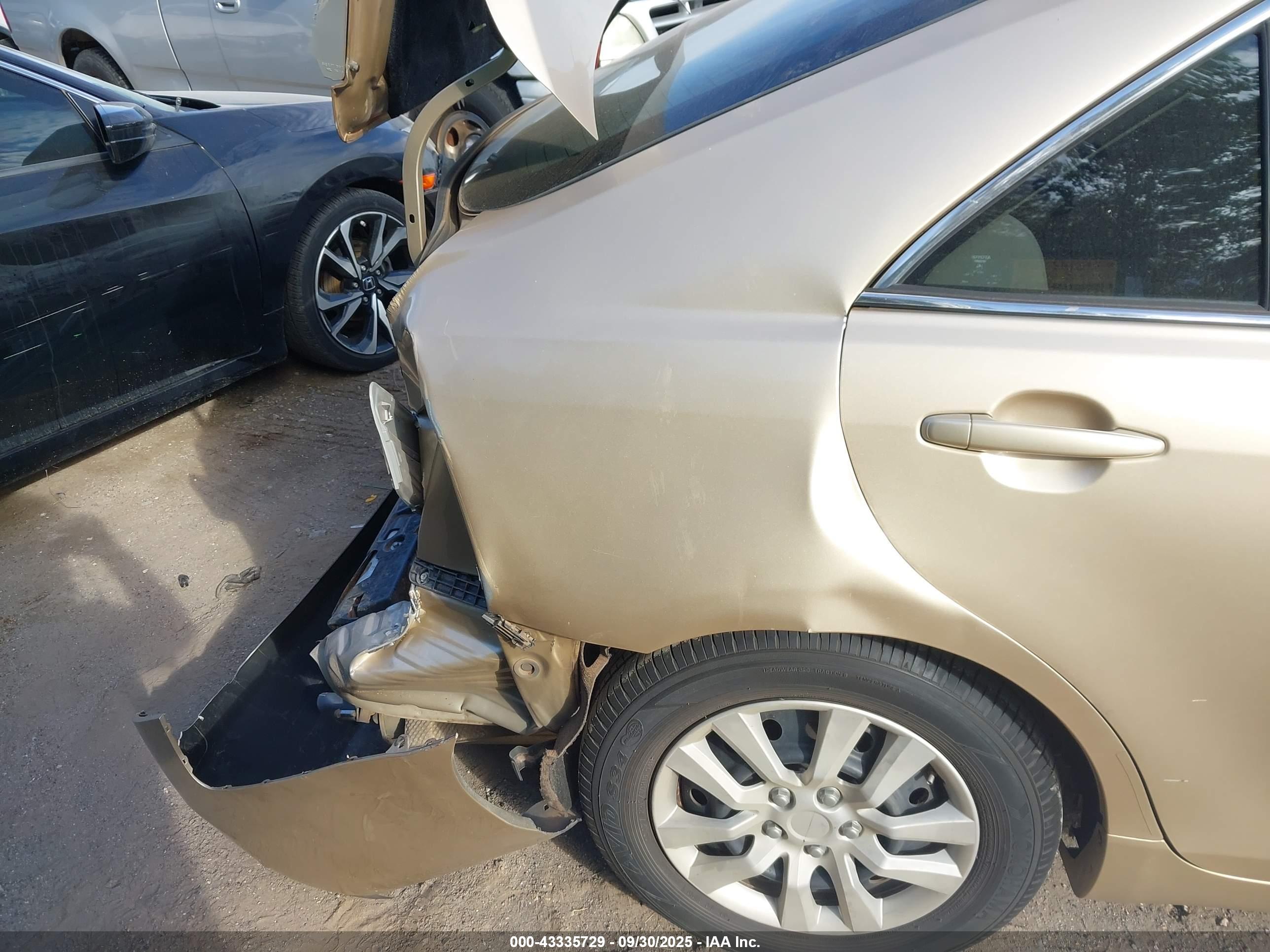 TOYOTA CAMRY image 6