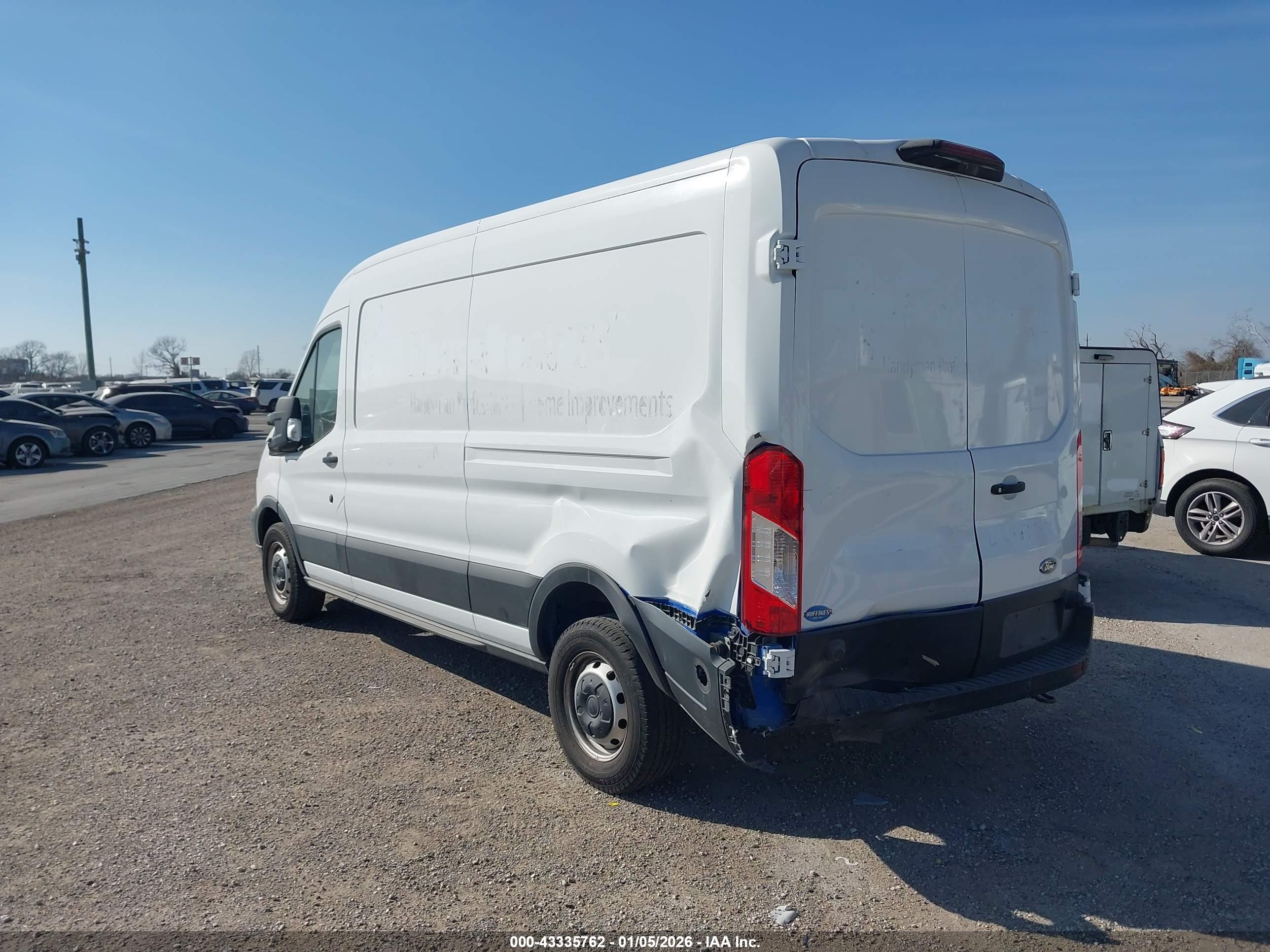 FORD TRANSIT-250 image 3