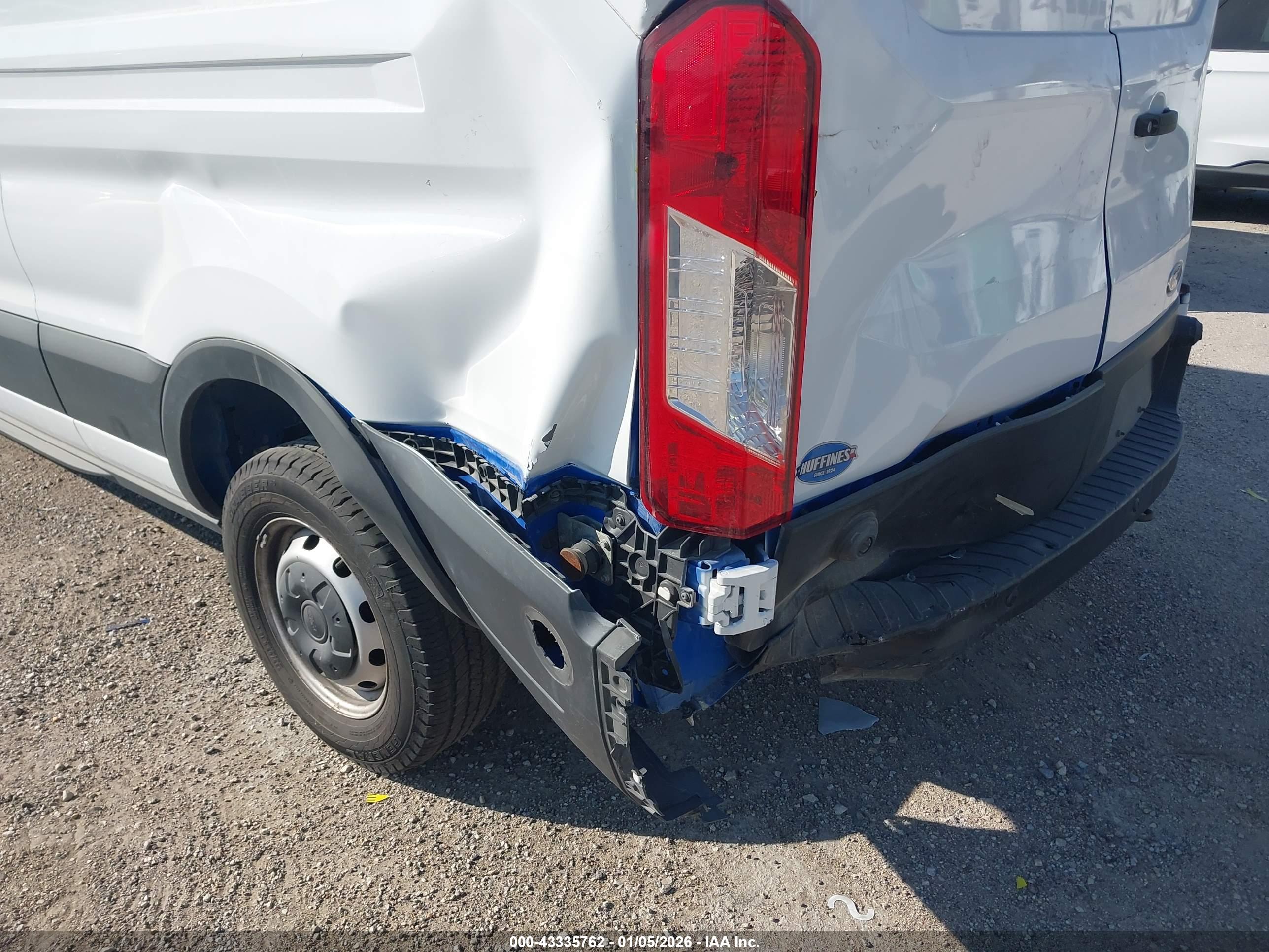 FORD TRANSIT-250 image 6