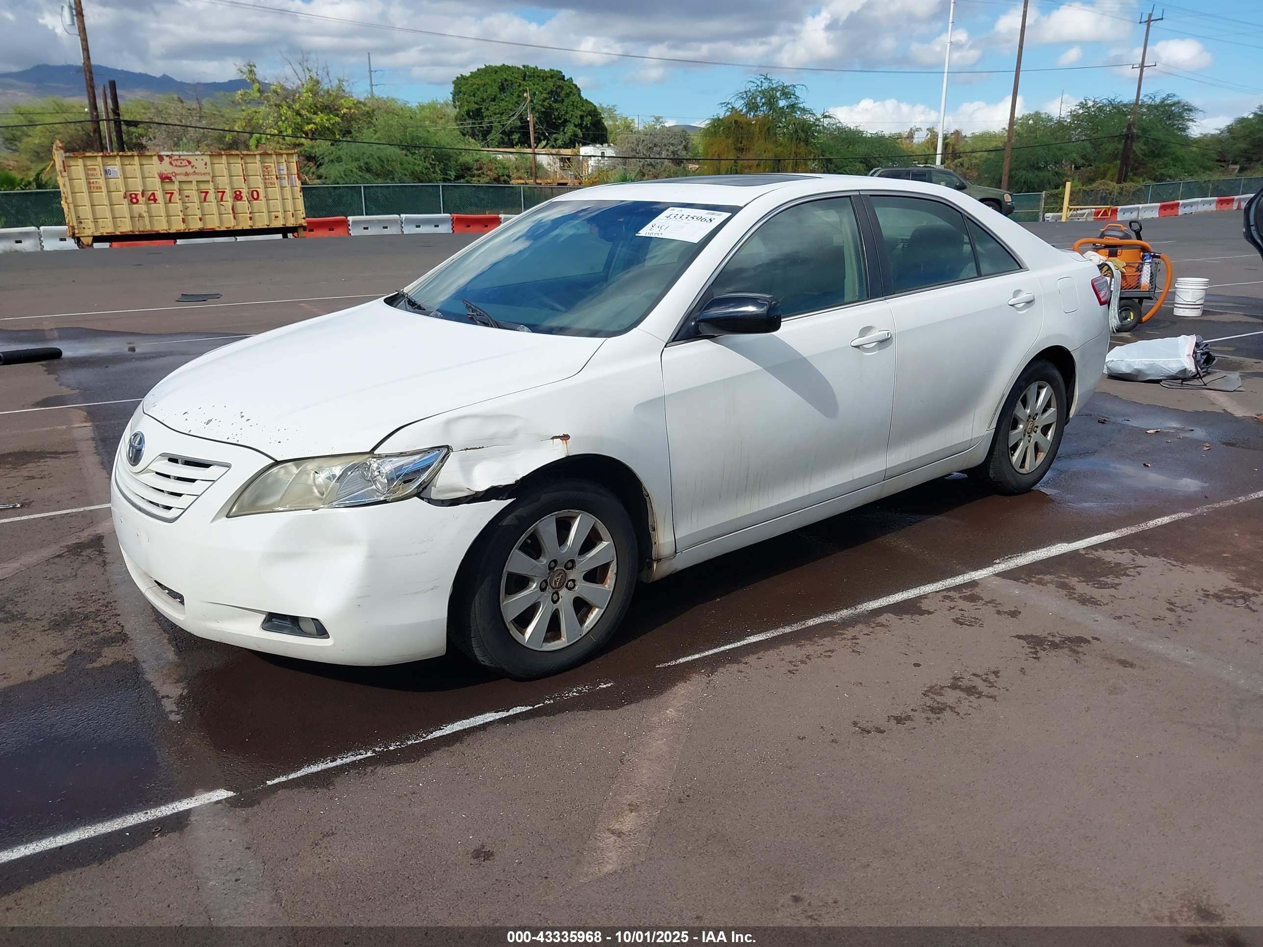TOYOTA CAMRY image 2