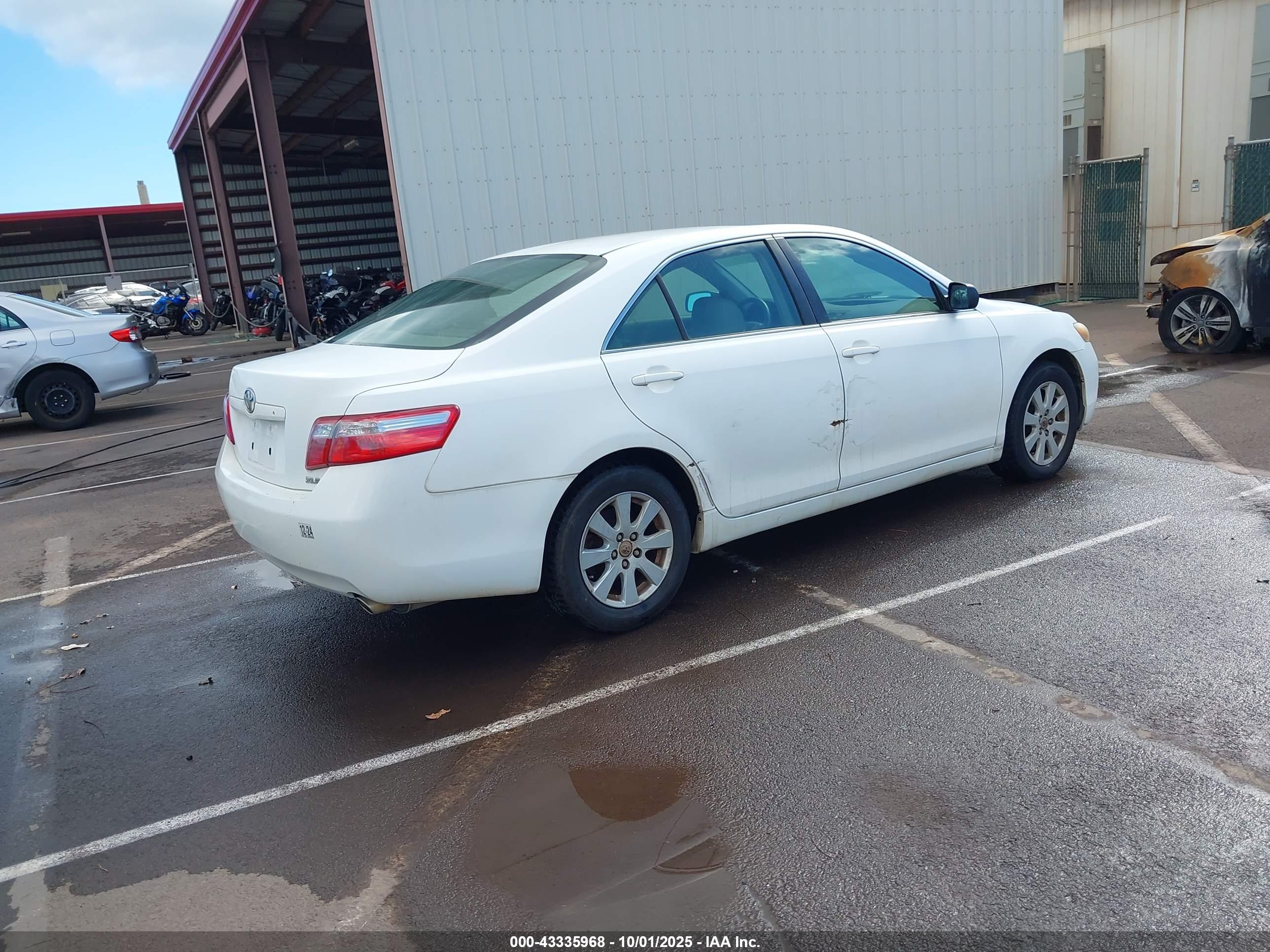 TOYOTA CAMRY image 4