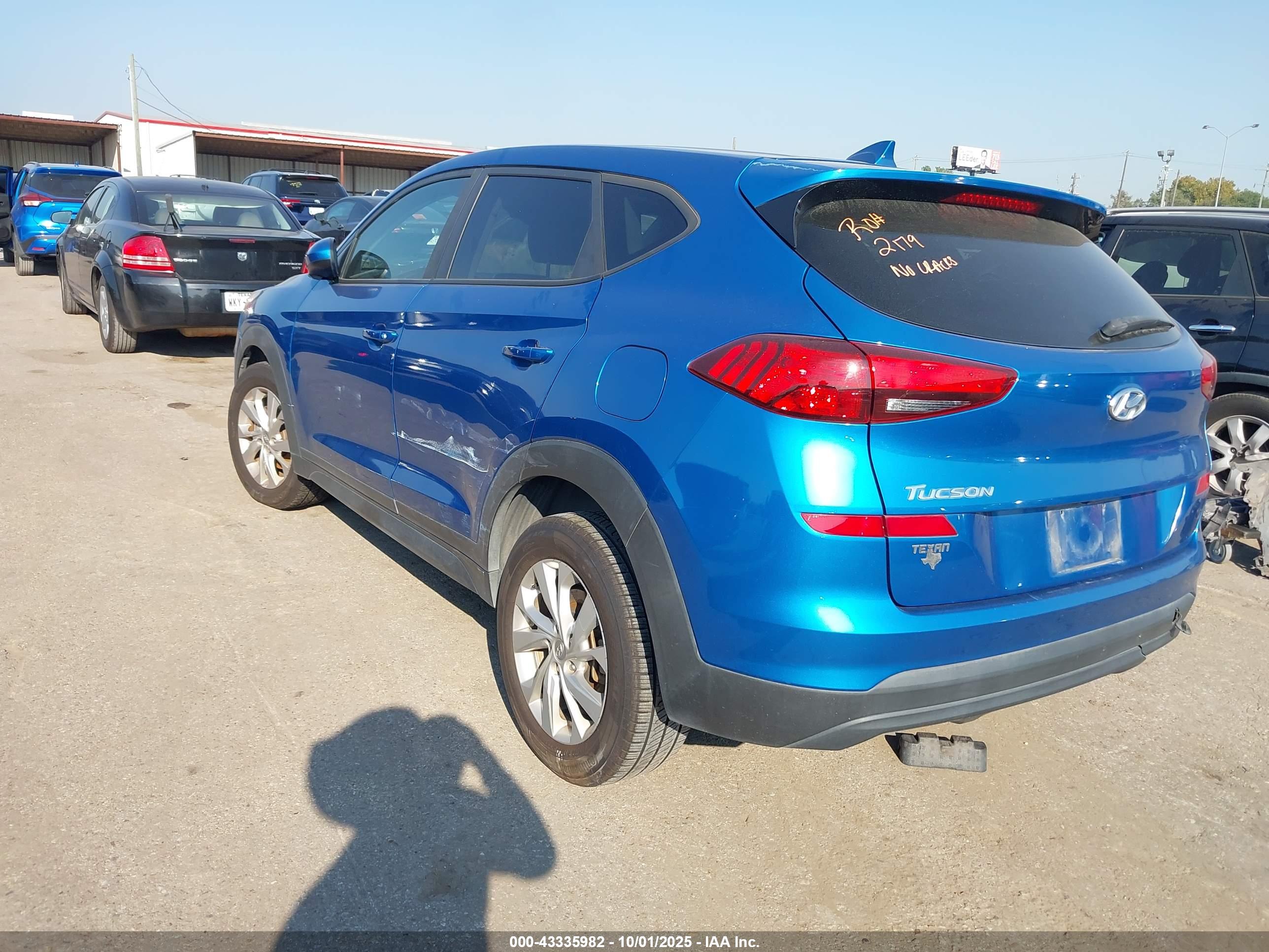 HYUNDAI TUCSON image 3