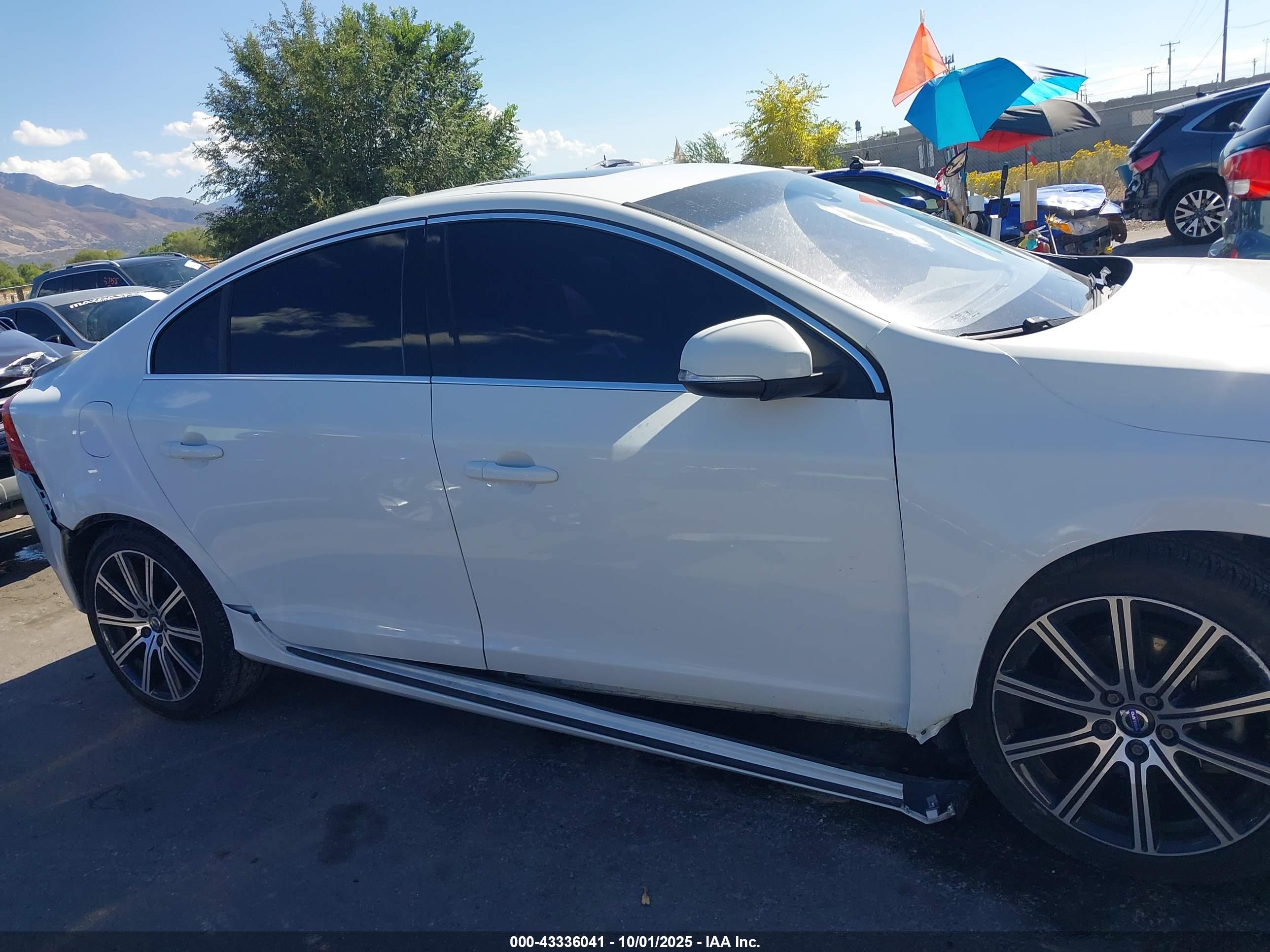 VOLVO S60 image 6