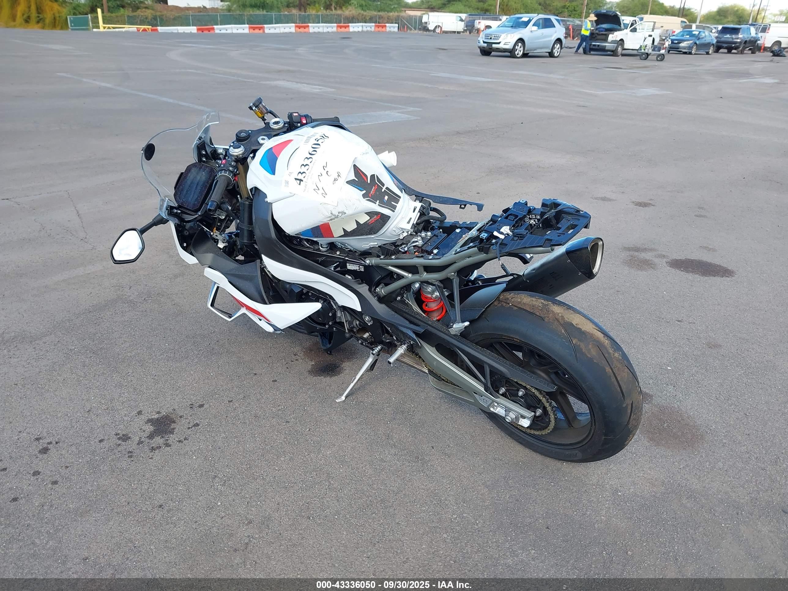 BMW S image 3