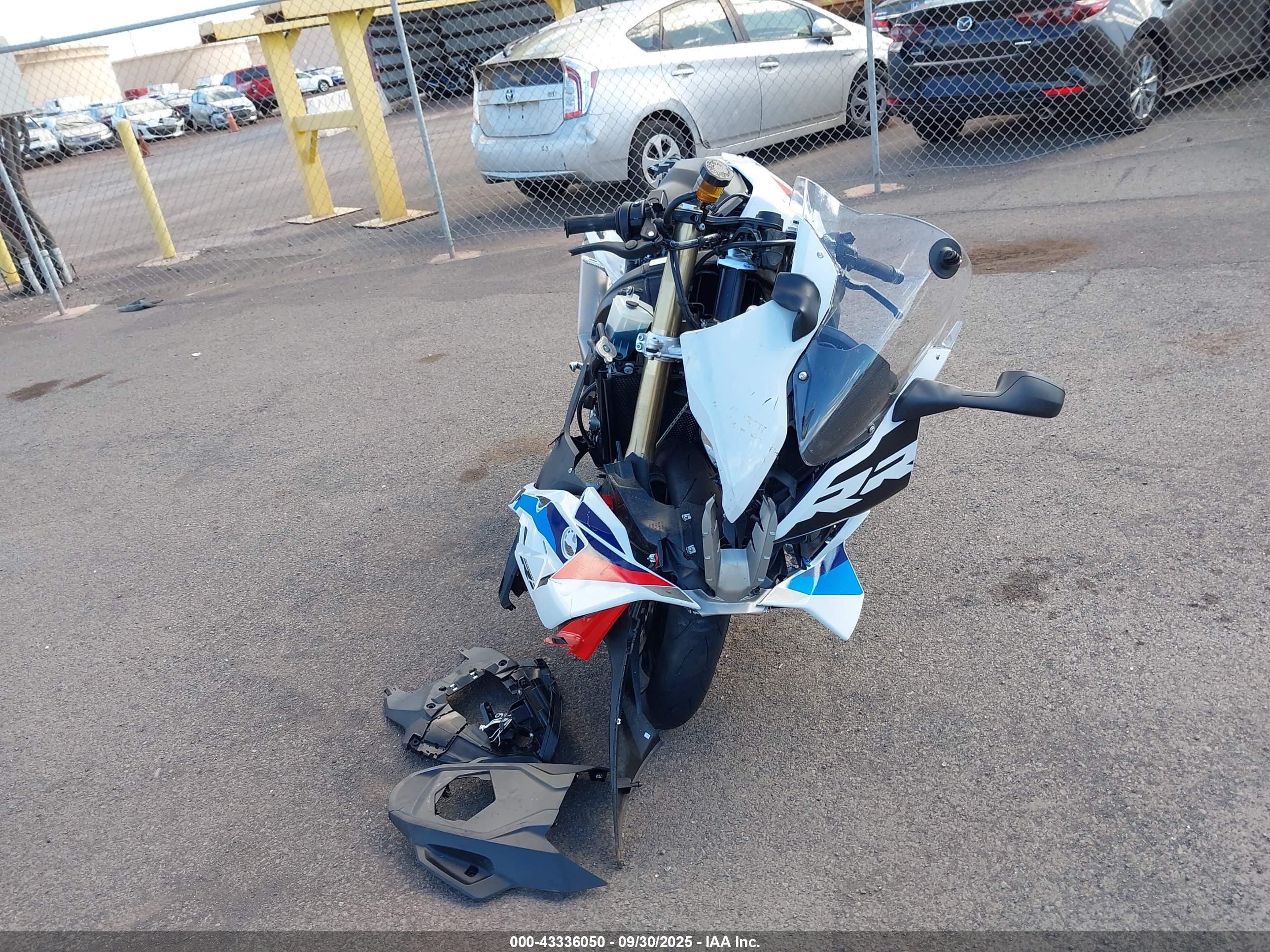 BMW S image 5