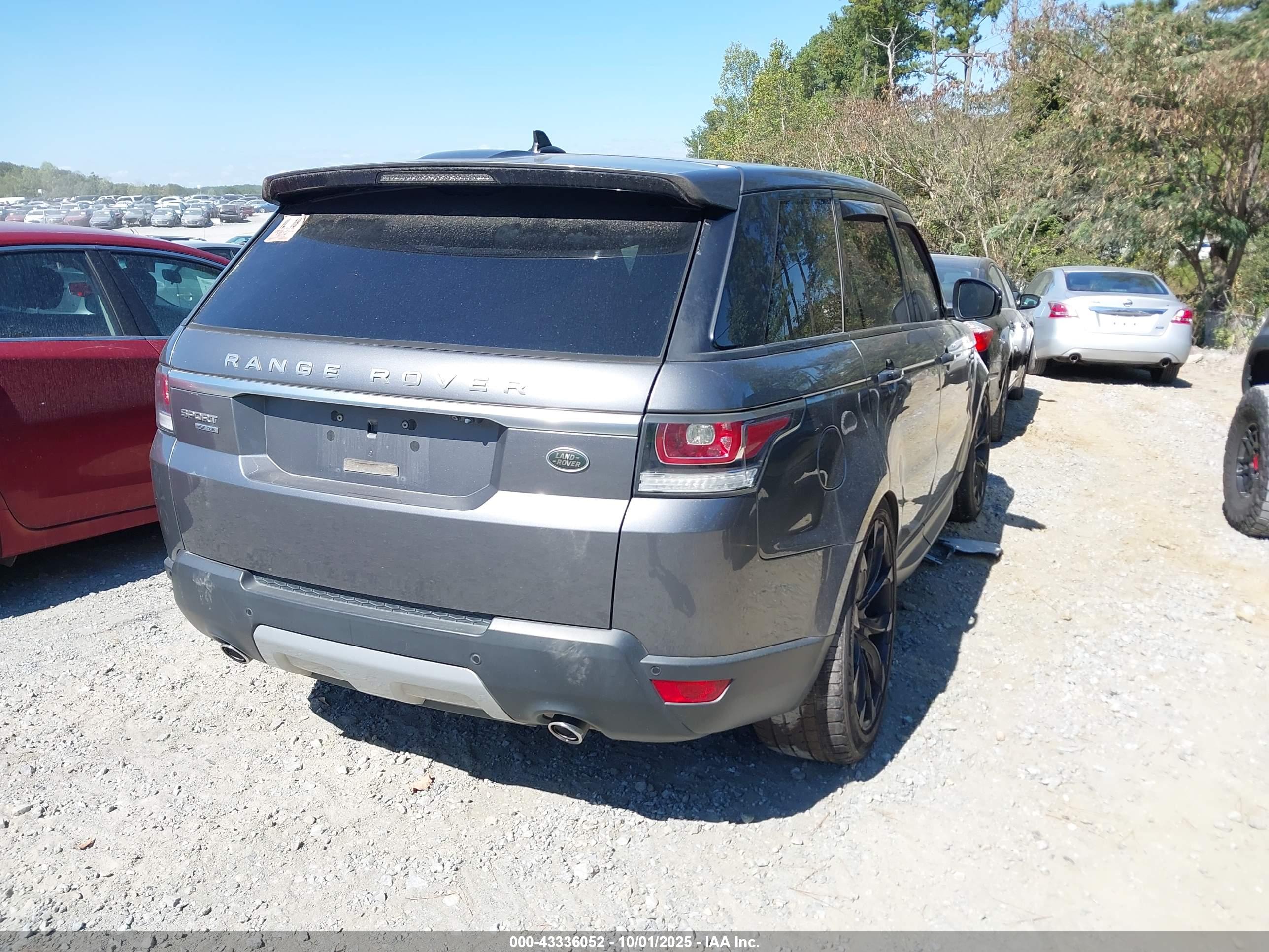 LAND ROVER image 4