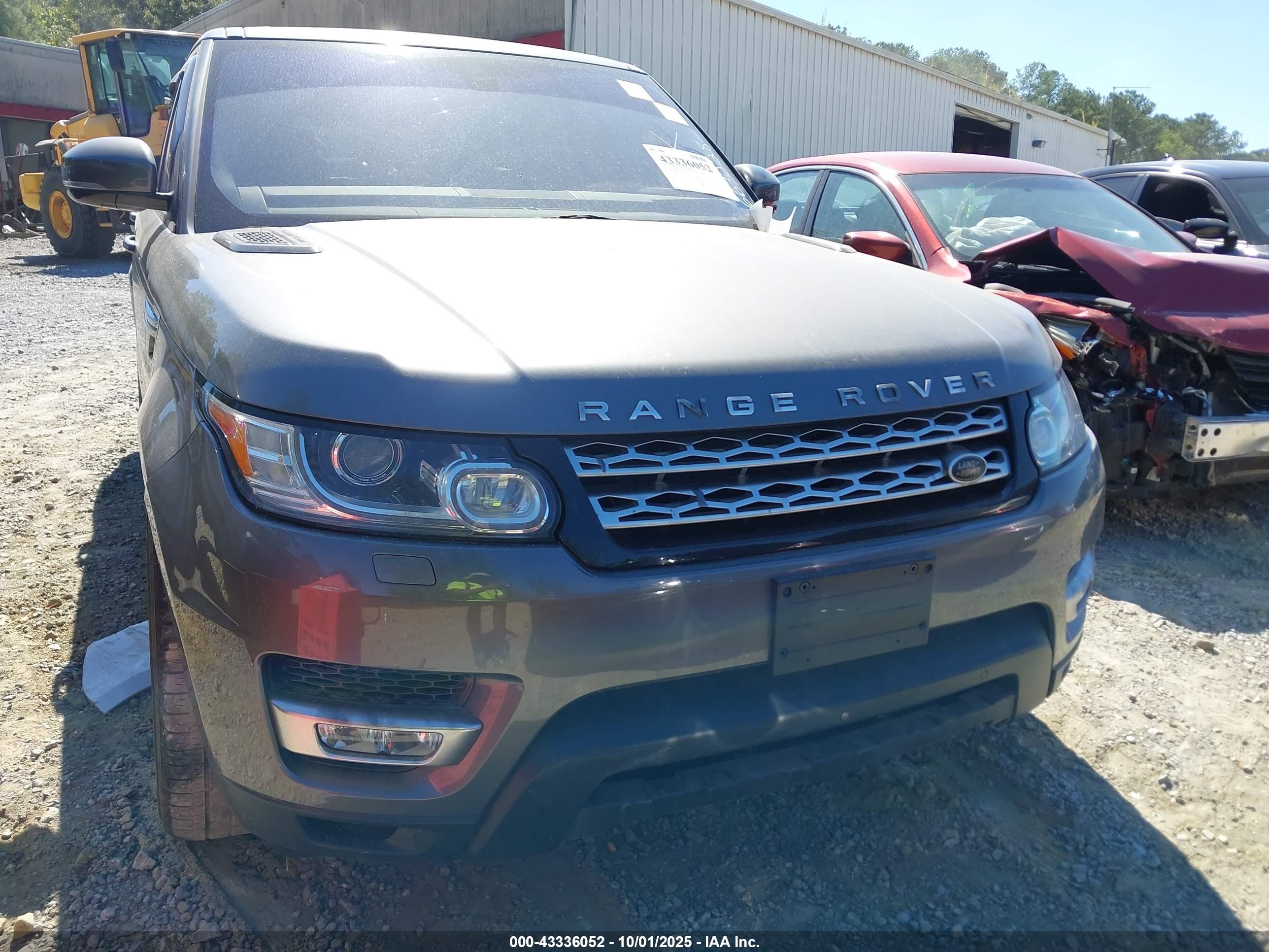 LAND ROVER image 6
