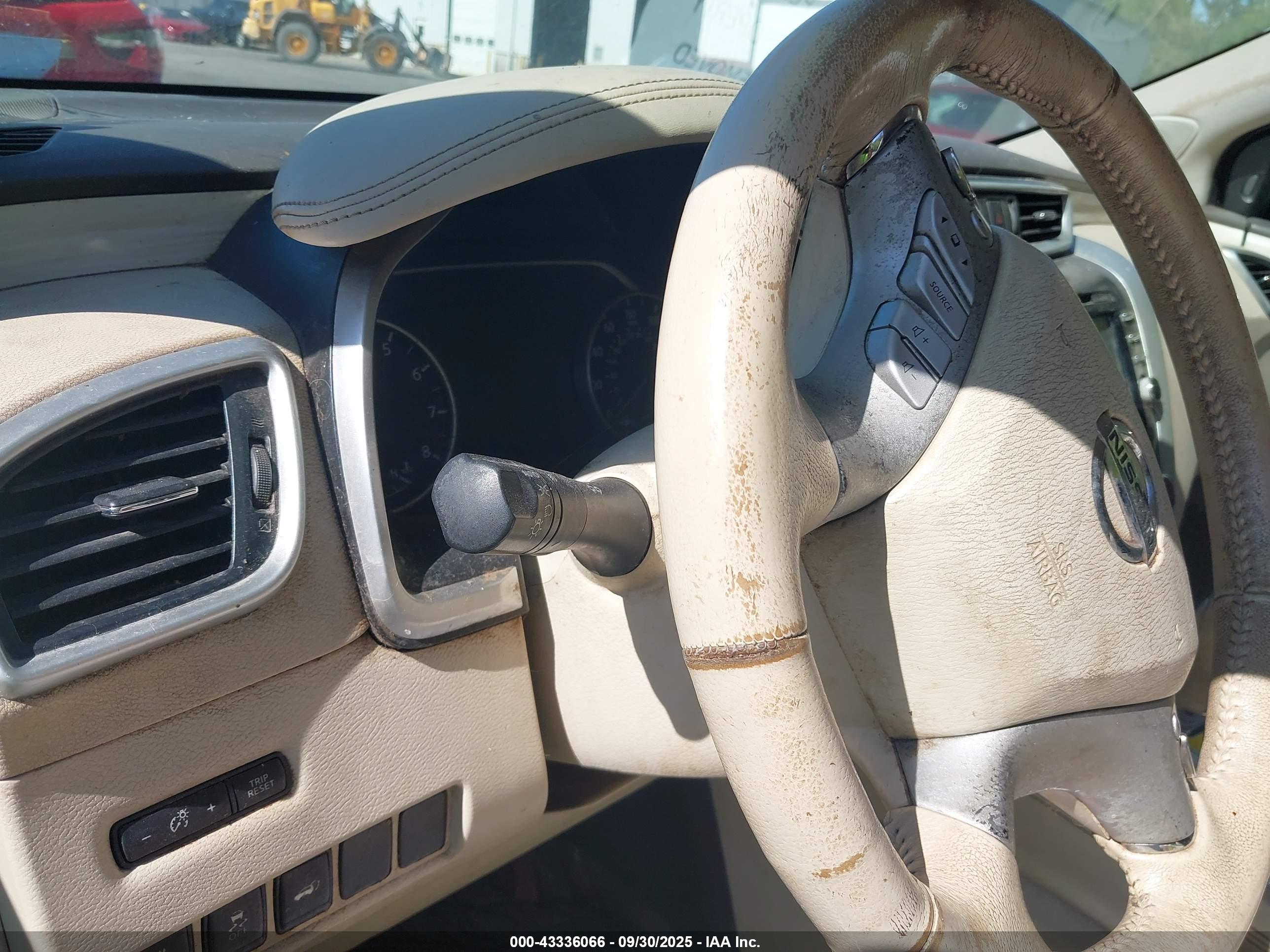 NISSAN MURANO image 7