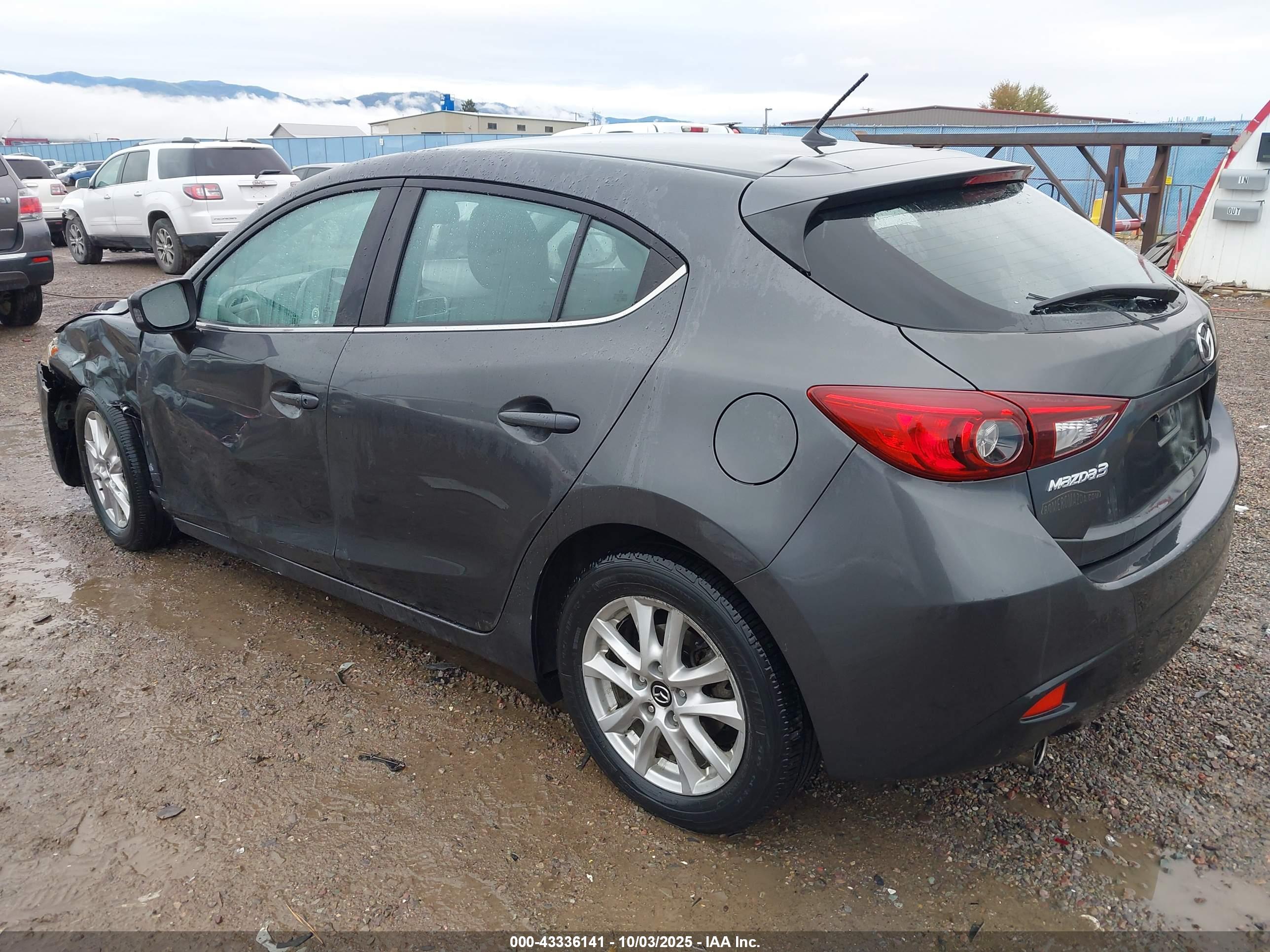 MAZDA MAZDA3 image 3