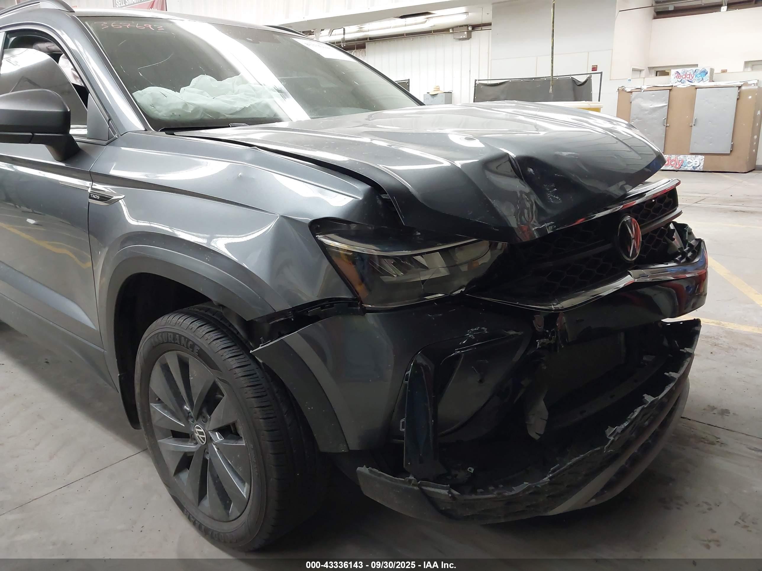 VOLKSWAGEN TAOS image 6