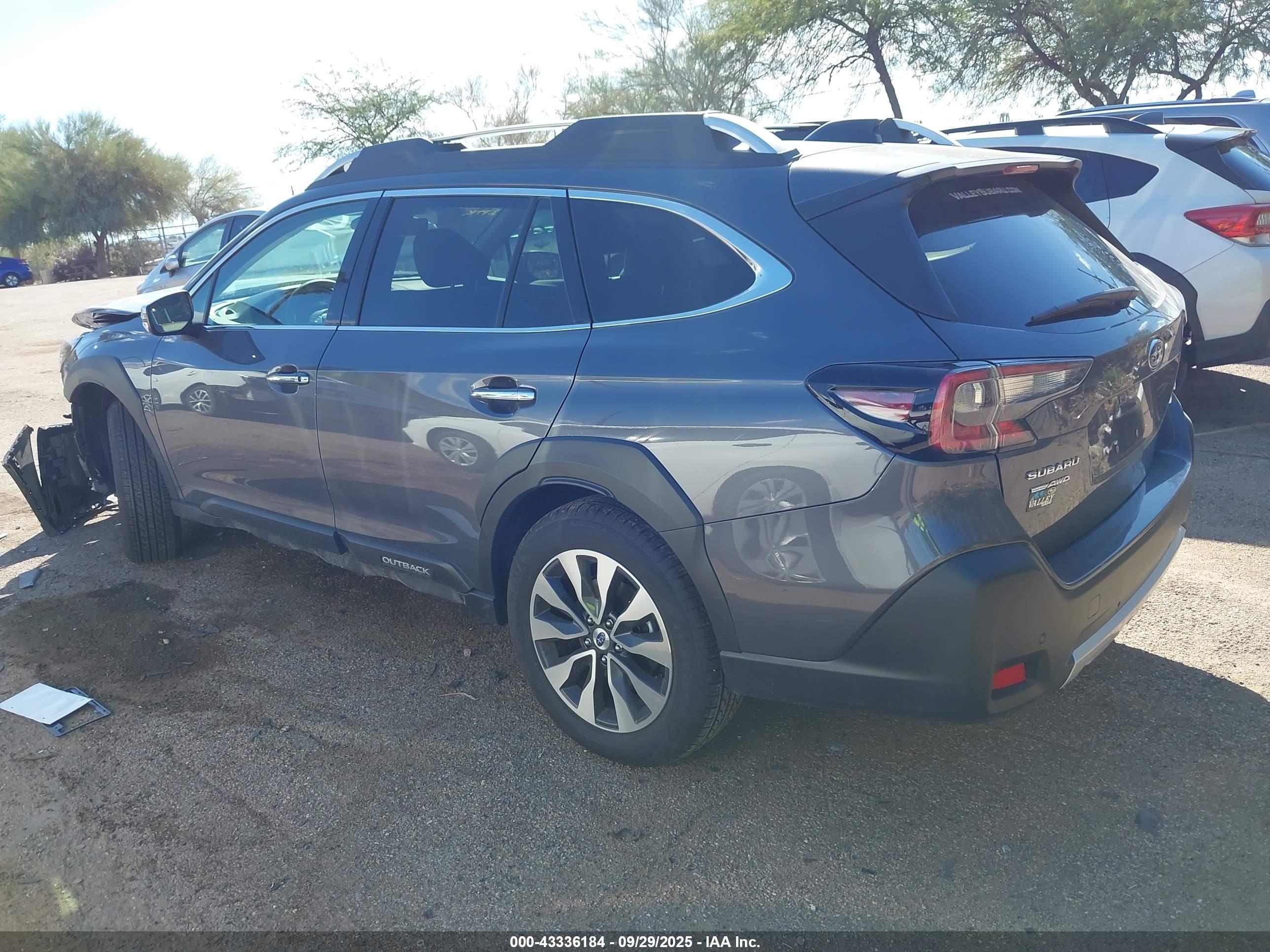 SUBARU OUTBACK image 3