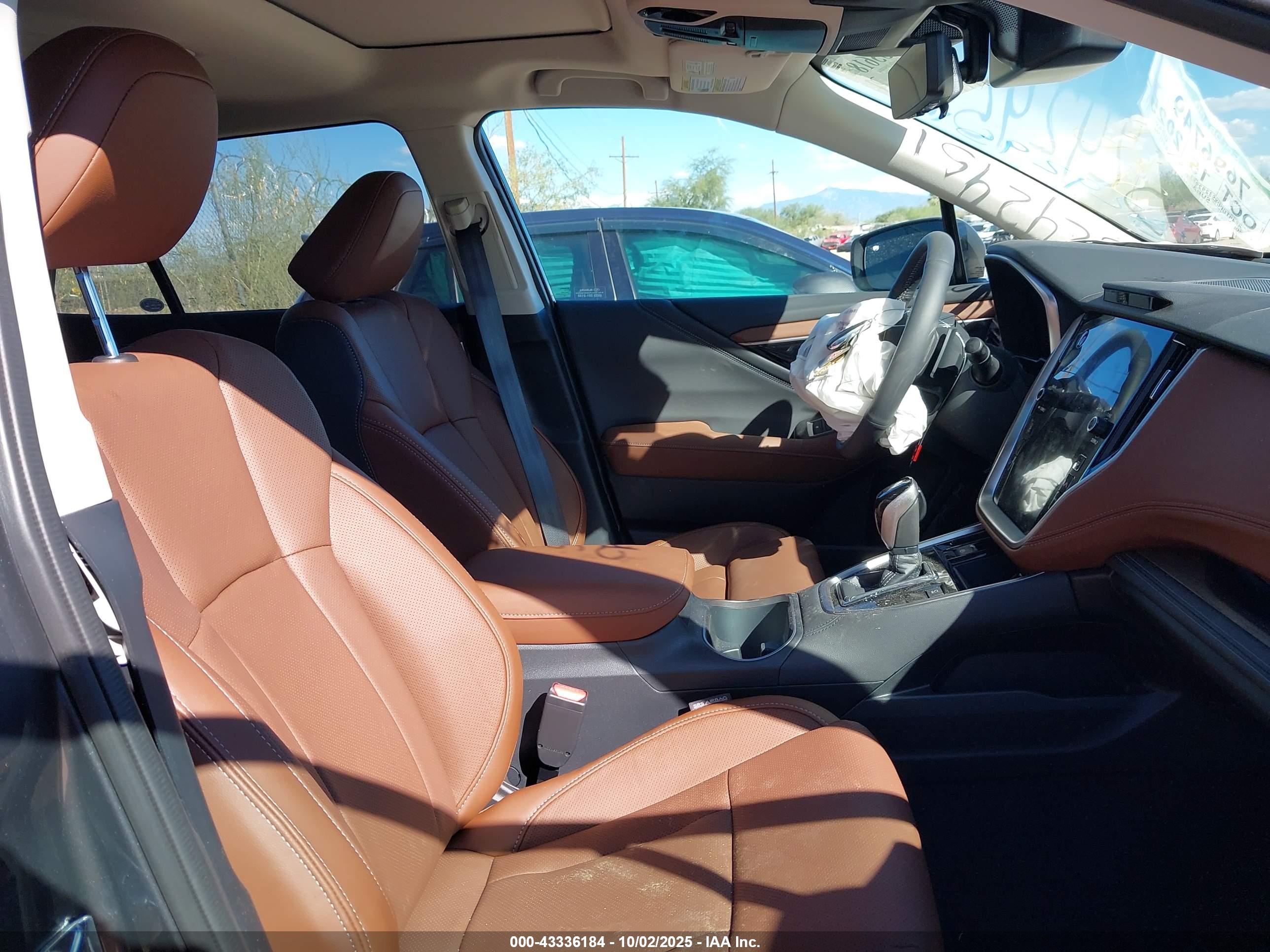SUBARU OUTBACK image 5