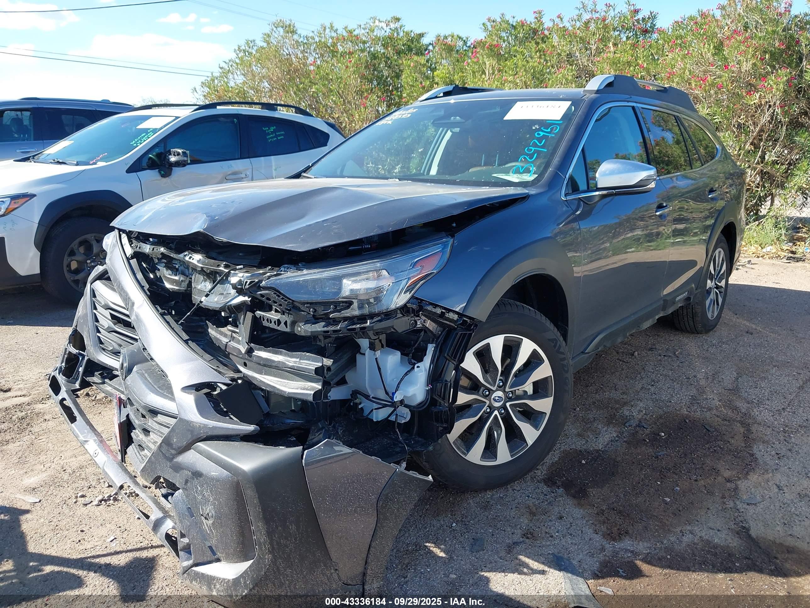 SUBARU OUTBACK image 6
