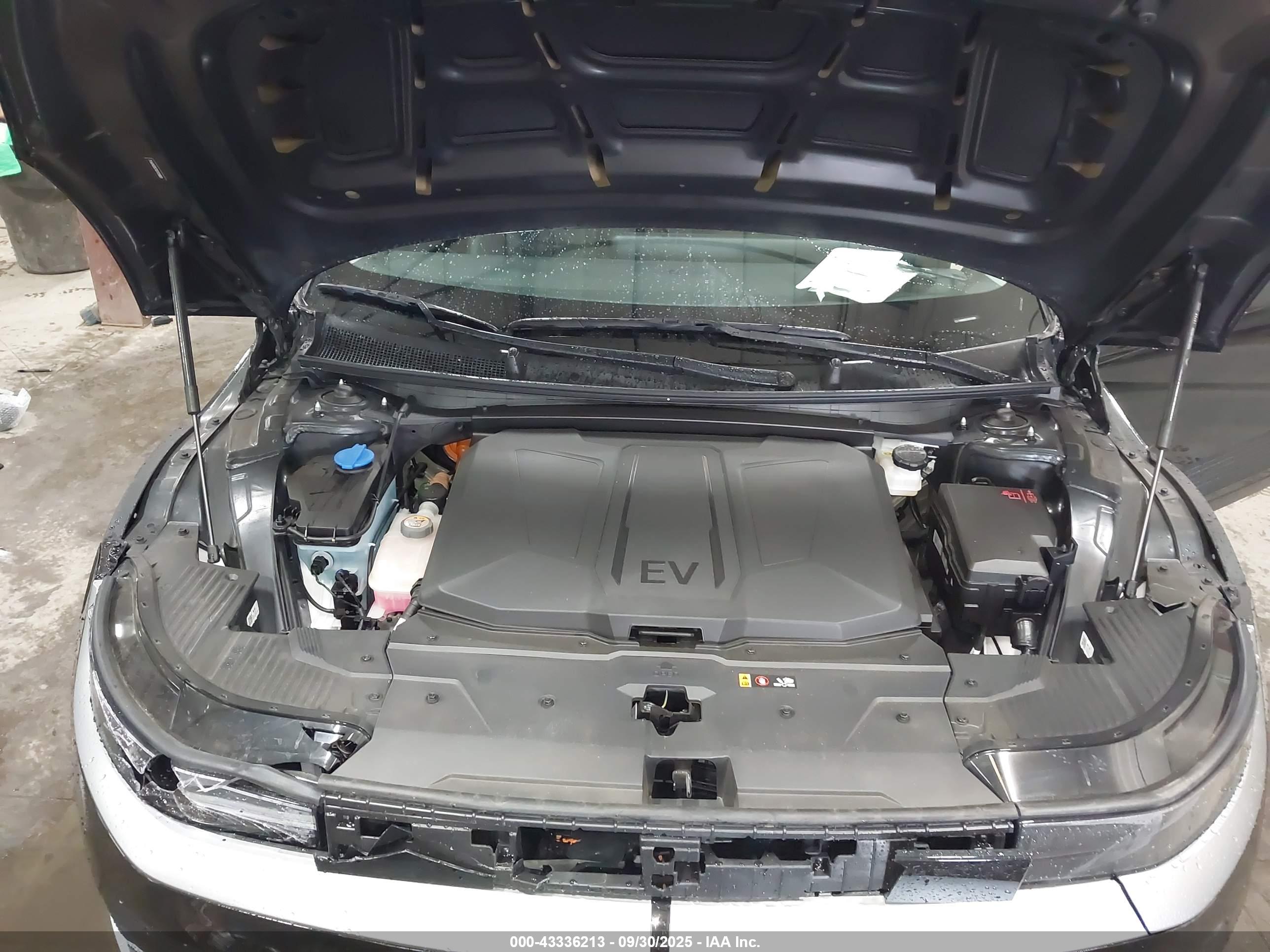 HYUNDAI IONIQ image 10