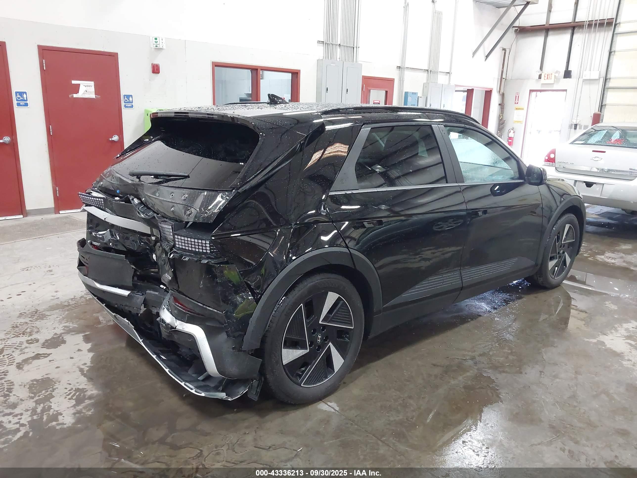 HYUNDAI IONIQ image 4
